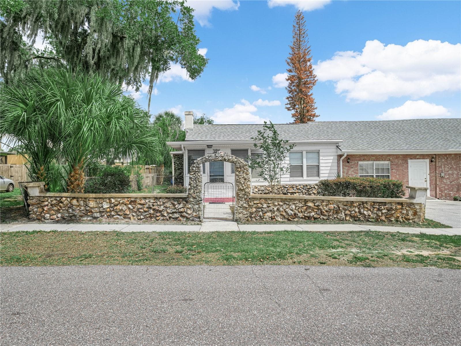 Front of Cottage. Mother-in-law One. - 221 CITRUS GROVE BLVD S, POLK CITY