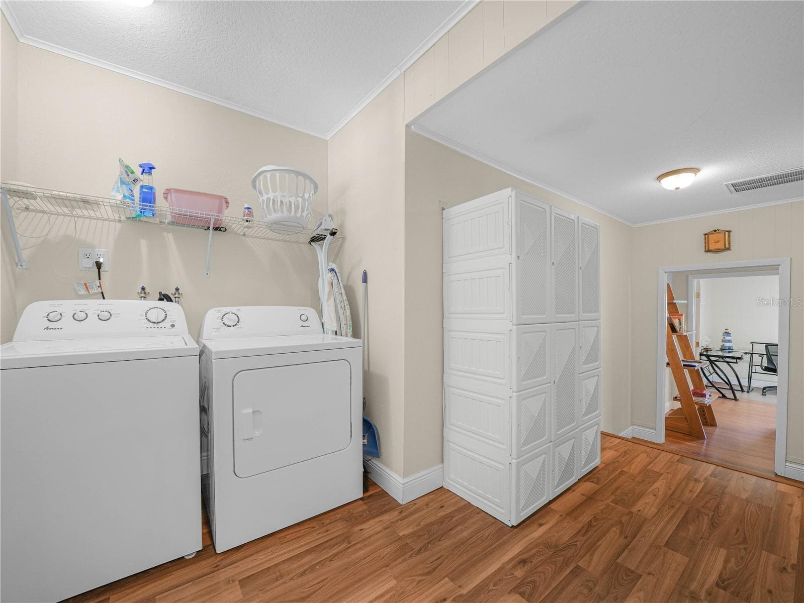 Laundry Room and Closet Cove - 221 CITRUS GROVE BLVD S, POLK CITY