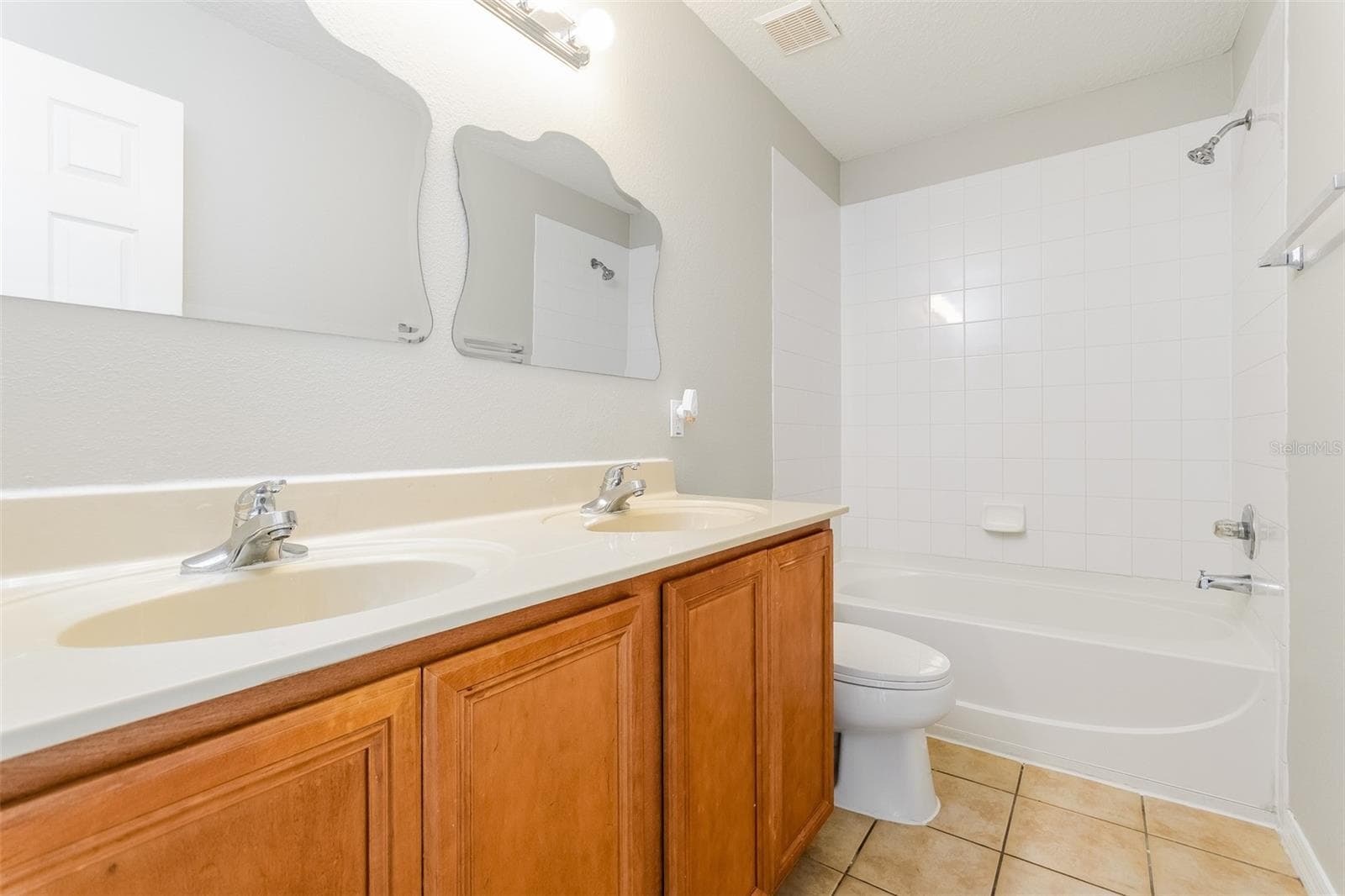 Single Family Residence at 513 BERRY JAMES CT, KISSIMMEE, photo 14 of 15