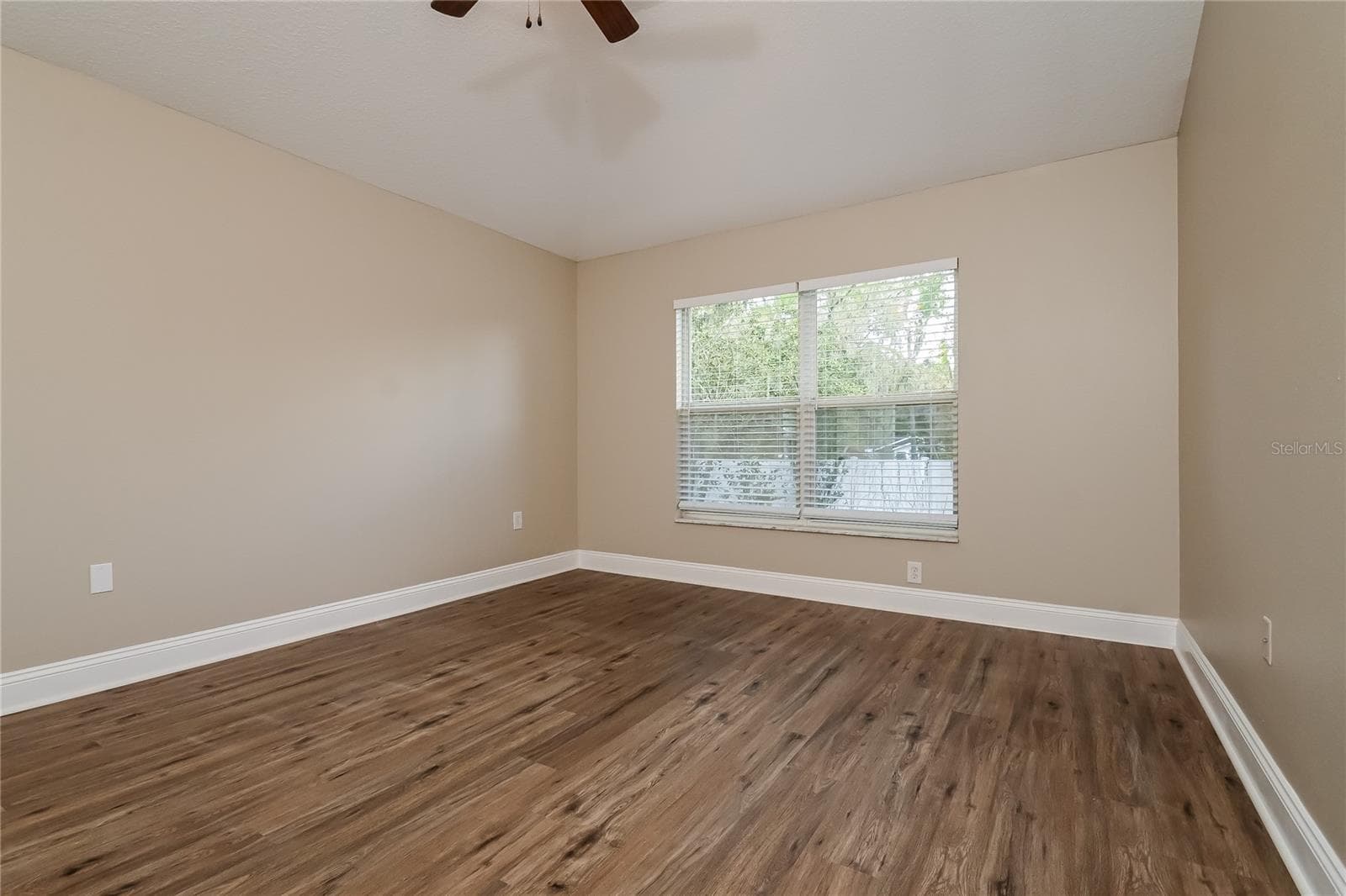 Single Family Residence at 2221 MOUNTAIN MEADOW WAY, VALRICO, photo 3 of 20