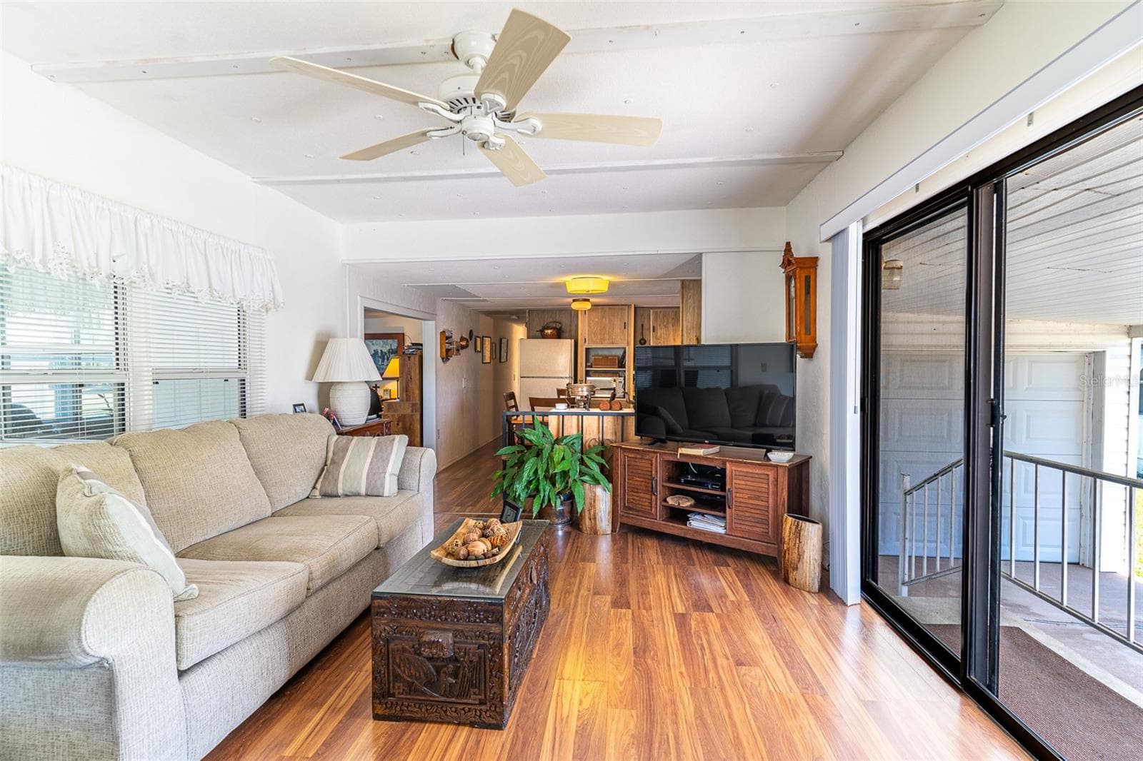 Mobile Home at 107 EDGEWOOD BLVD, LAKE WALES, photo 2 of 38