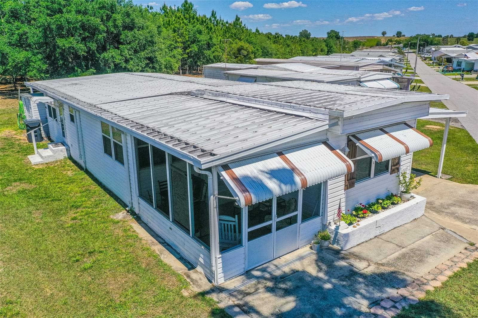 Mobile Home at 107 EDGEWOOD BLVD, LAKE WALES, photo 20 of 38