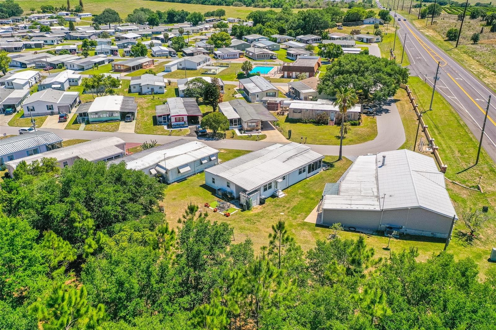 Mobile Home at 107 EDGEWOOD BLVD, LAKE WALES, photo 36 of 38