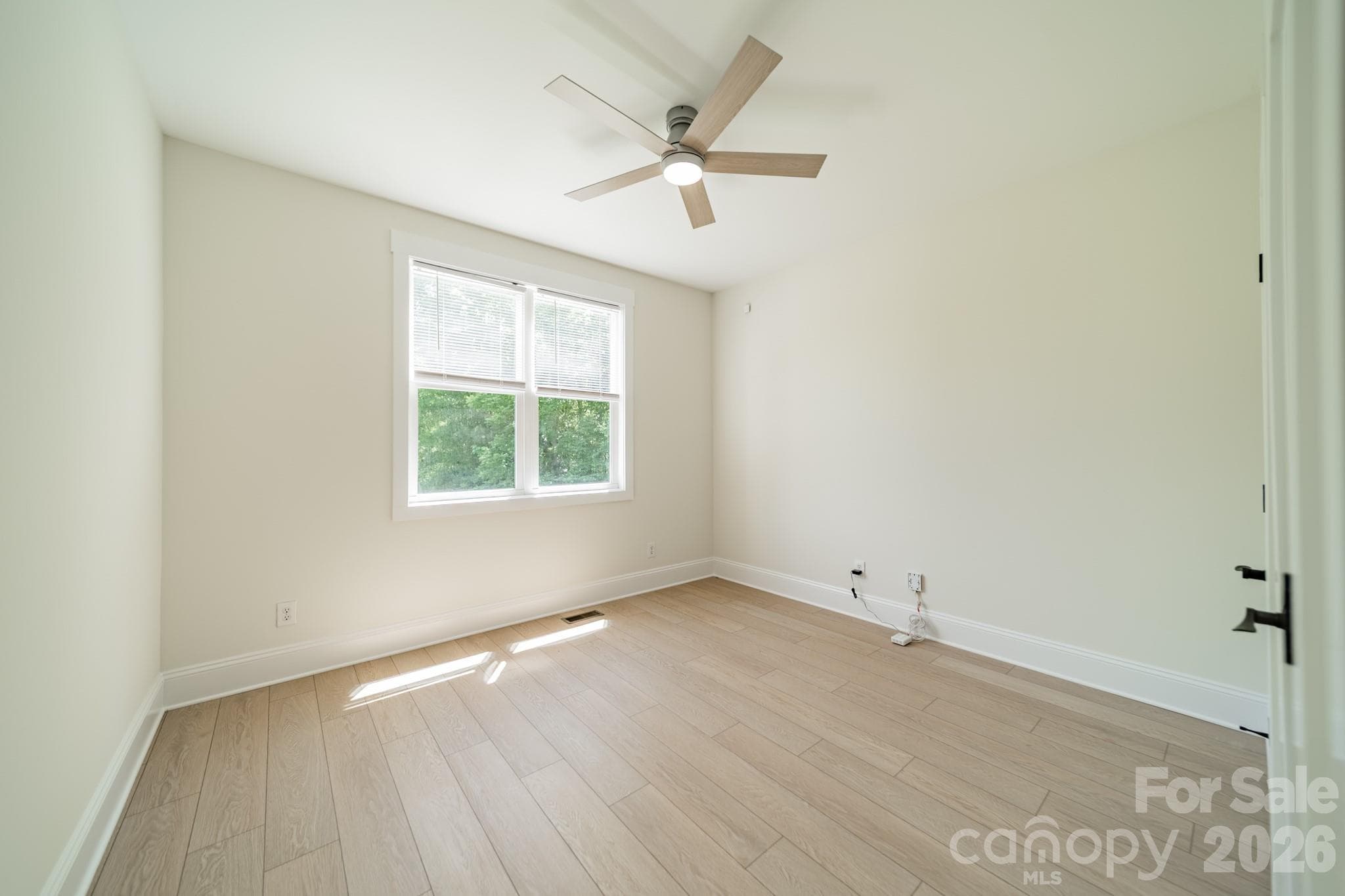 Single Family Residence at 188 Carolina Crossing Drive, York, photo 23 of 48