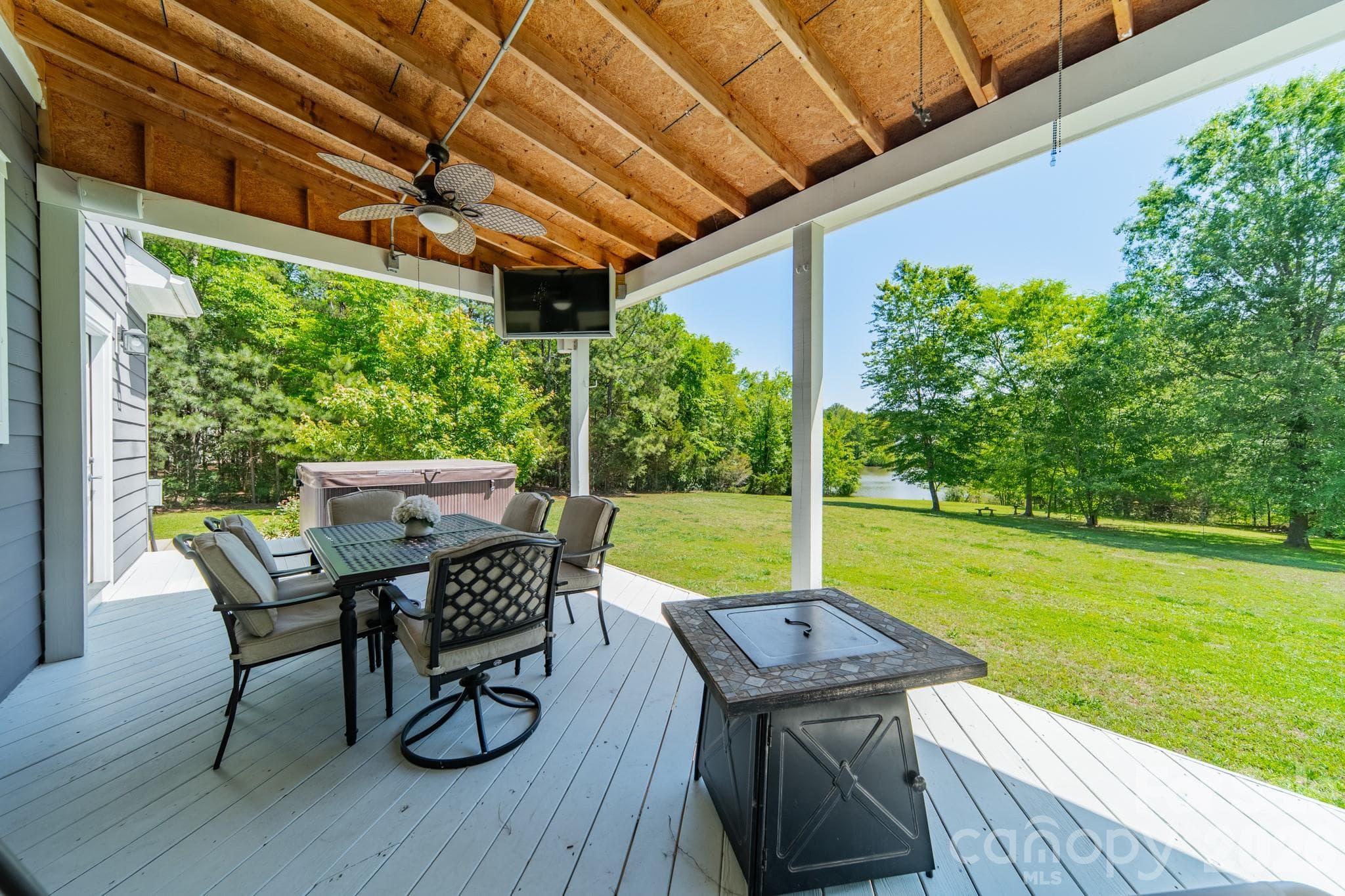Single Family Residence at 188 Carolina Crossing Drive, York, photo 41 of 48
