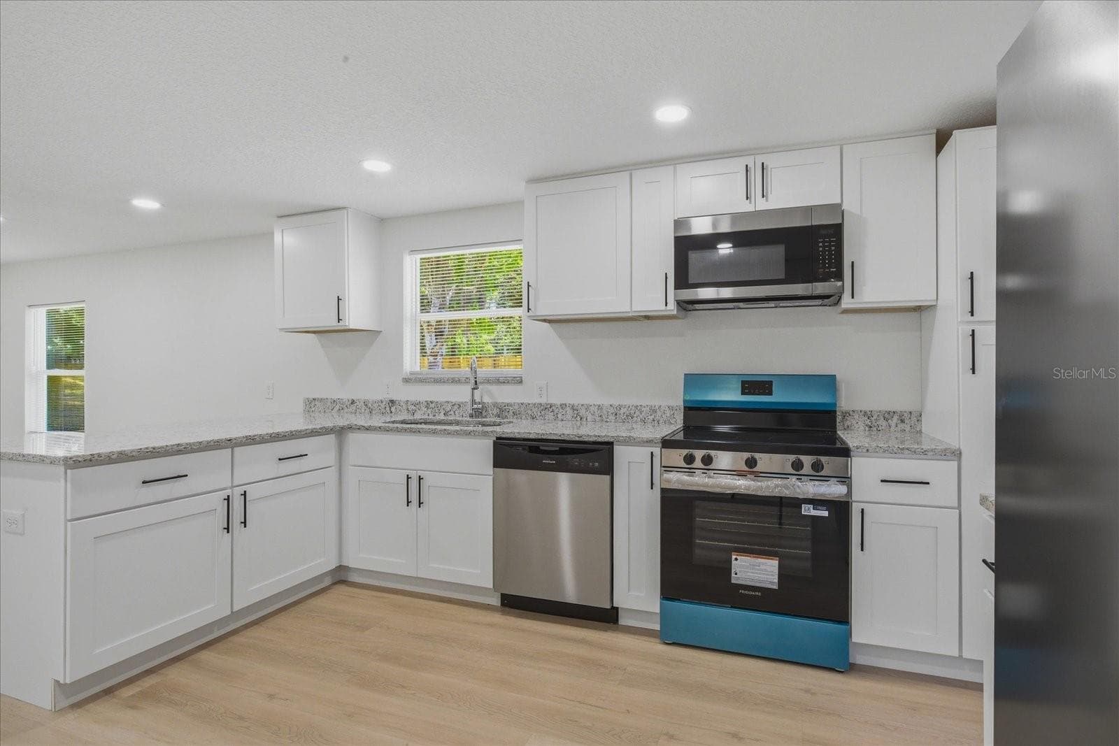 Single Family Residence at 816 WOODLAND AVE, LEESBURG, photo 17 of 30