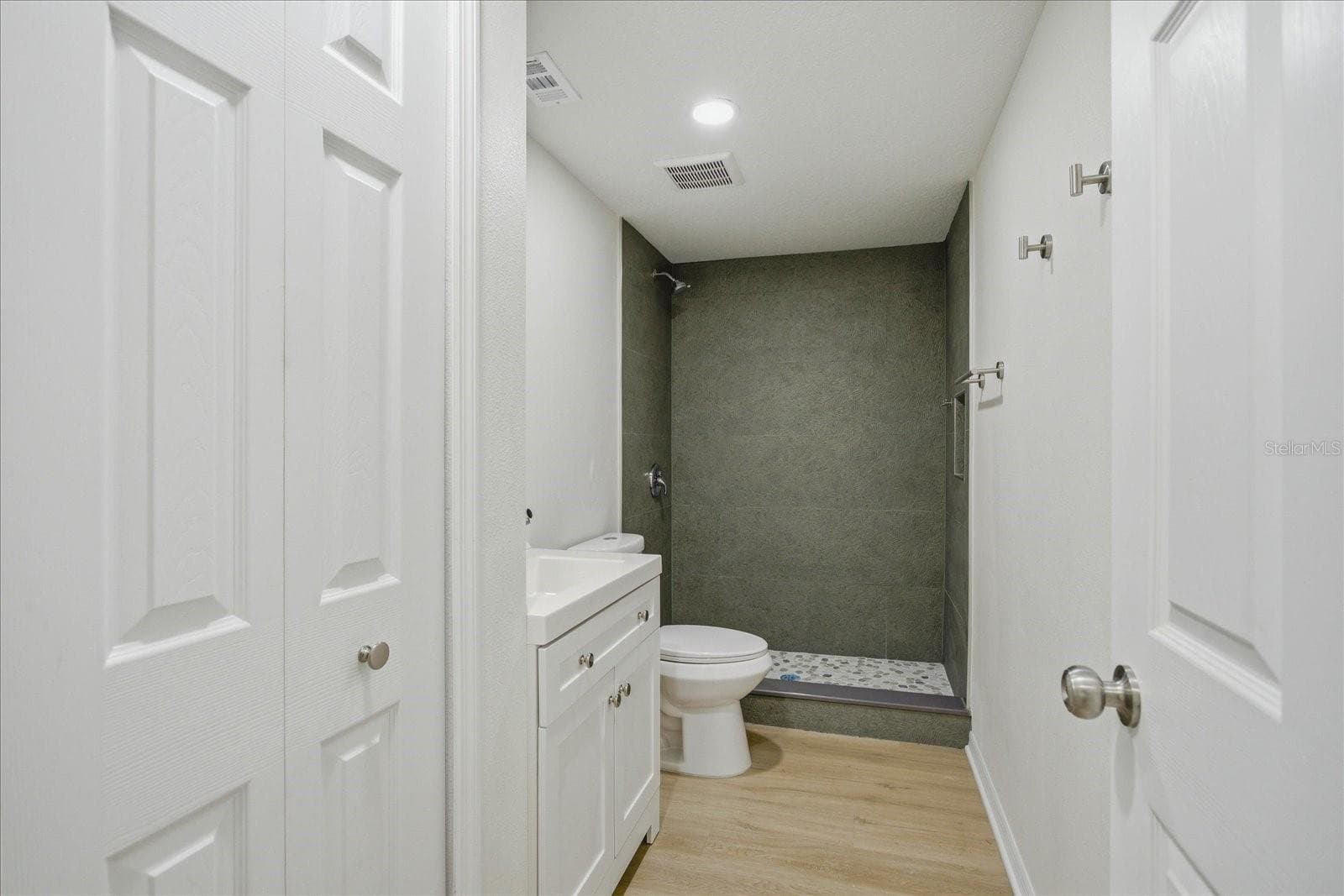 Single Family Residence at 816 WOODLAND AVE, LEESBURG, photo 21 of 30
