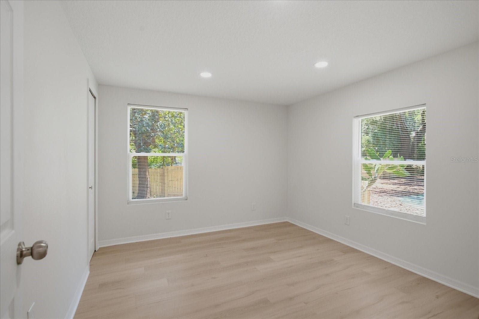 Single Family Residence at 816 WOODLAND AVE, LEESBURG, photo 25 of 30