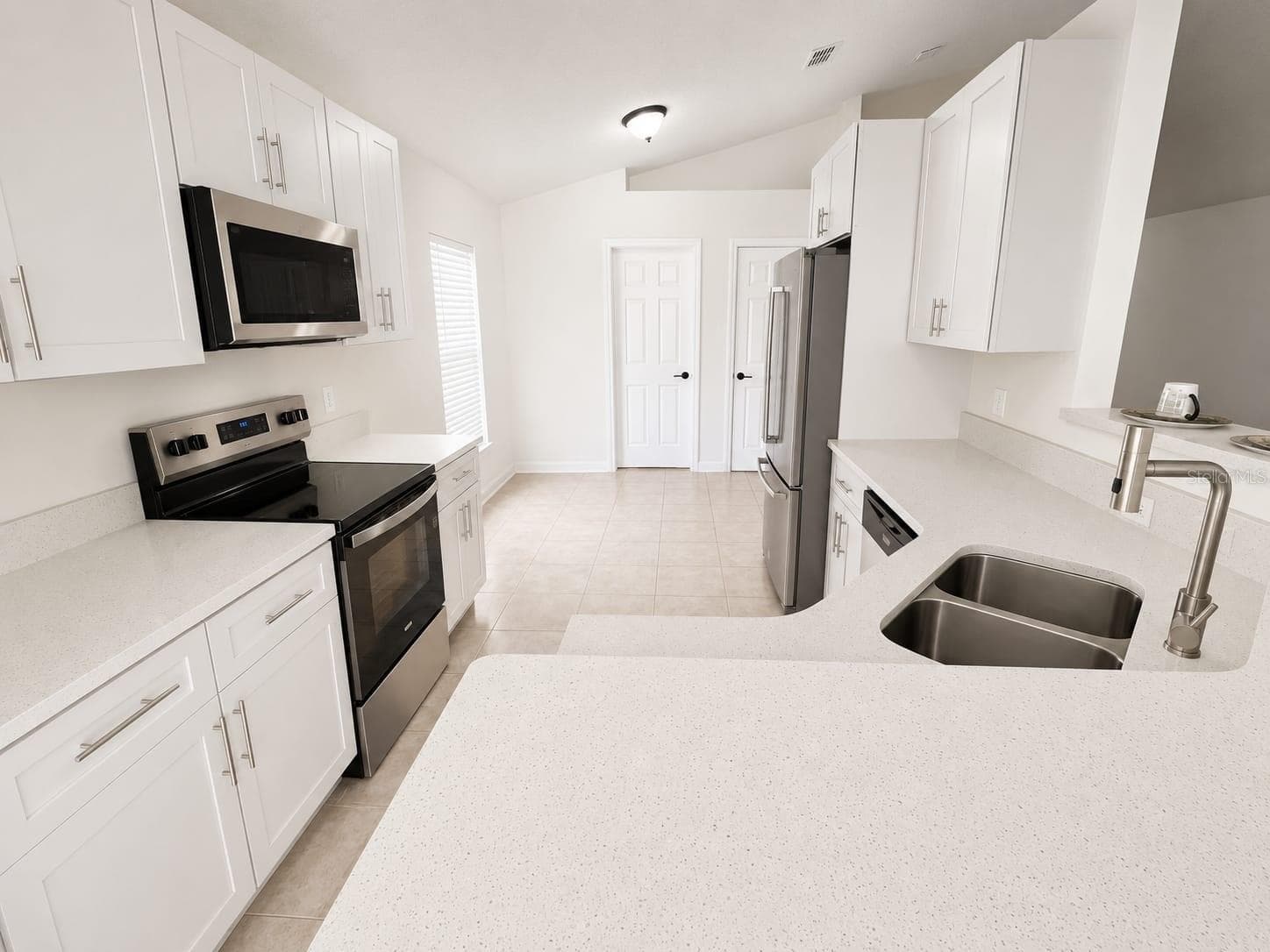 Single Family Residence at 210 FAIRFIELD DR, SANFORD, photo 4 of 13