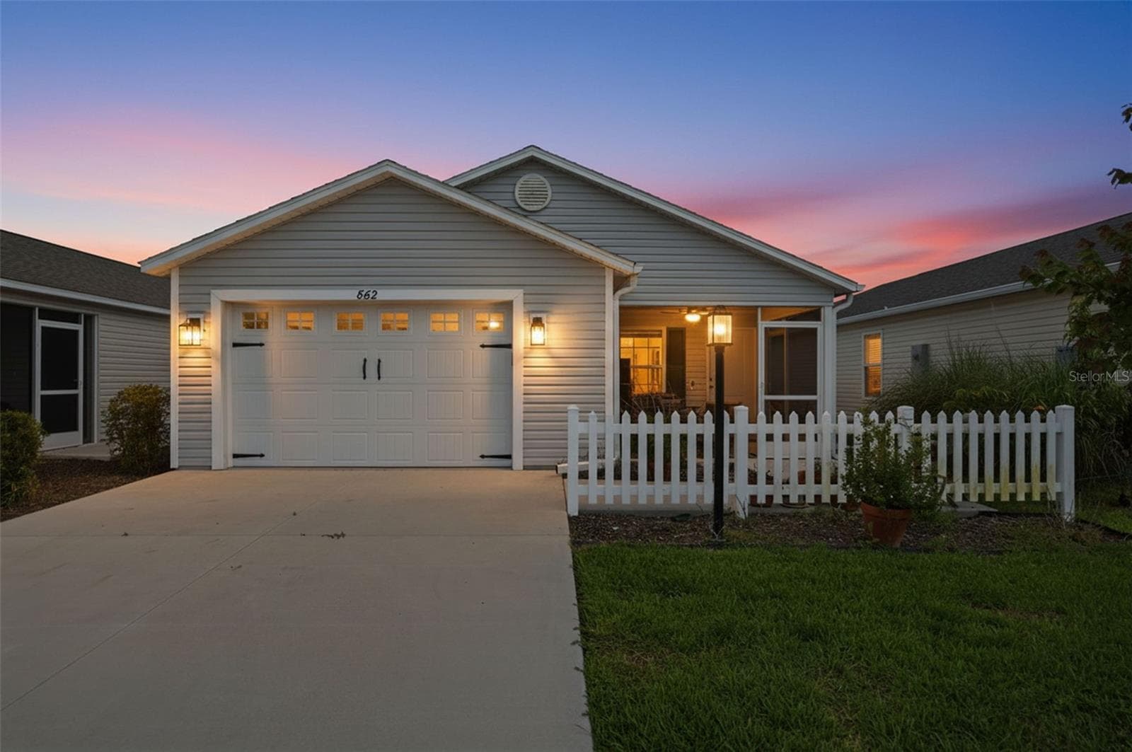 Villa at 862 SPRING AVE, THE VILLAGES, photo 2 of 52