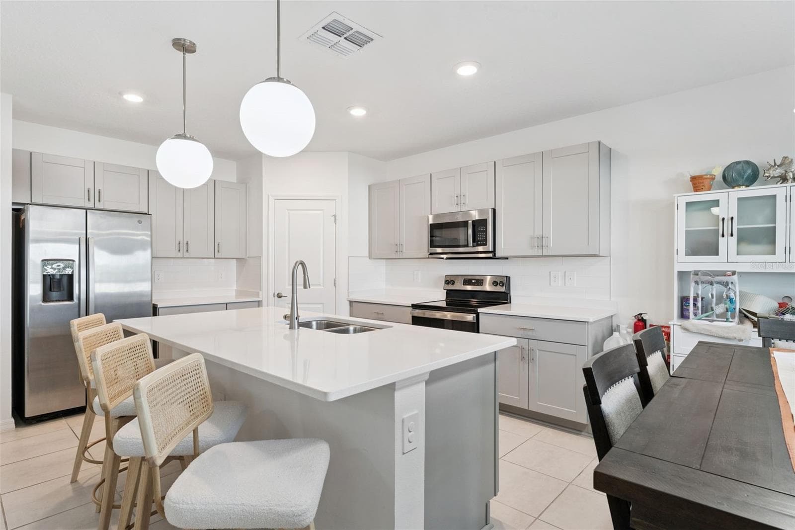 Single Family Residence at 1111 CALICO POINTE CIR, GROVELAND, photo 14 of 53