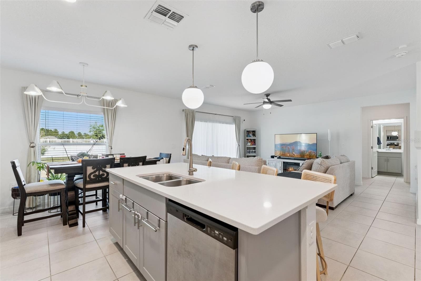 Single Family Residence at 1111 CALICO POINTE CIR, GROVELAND, photo 15 of 53