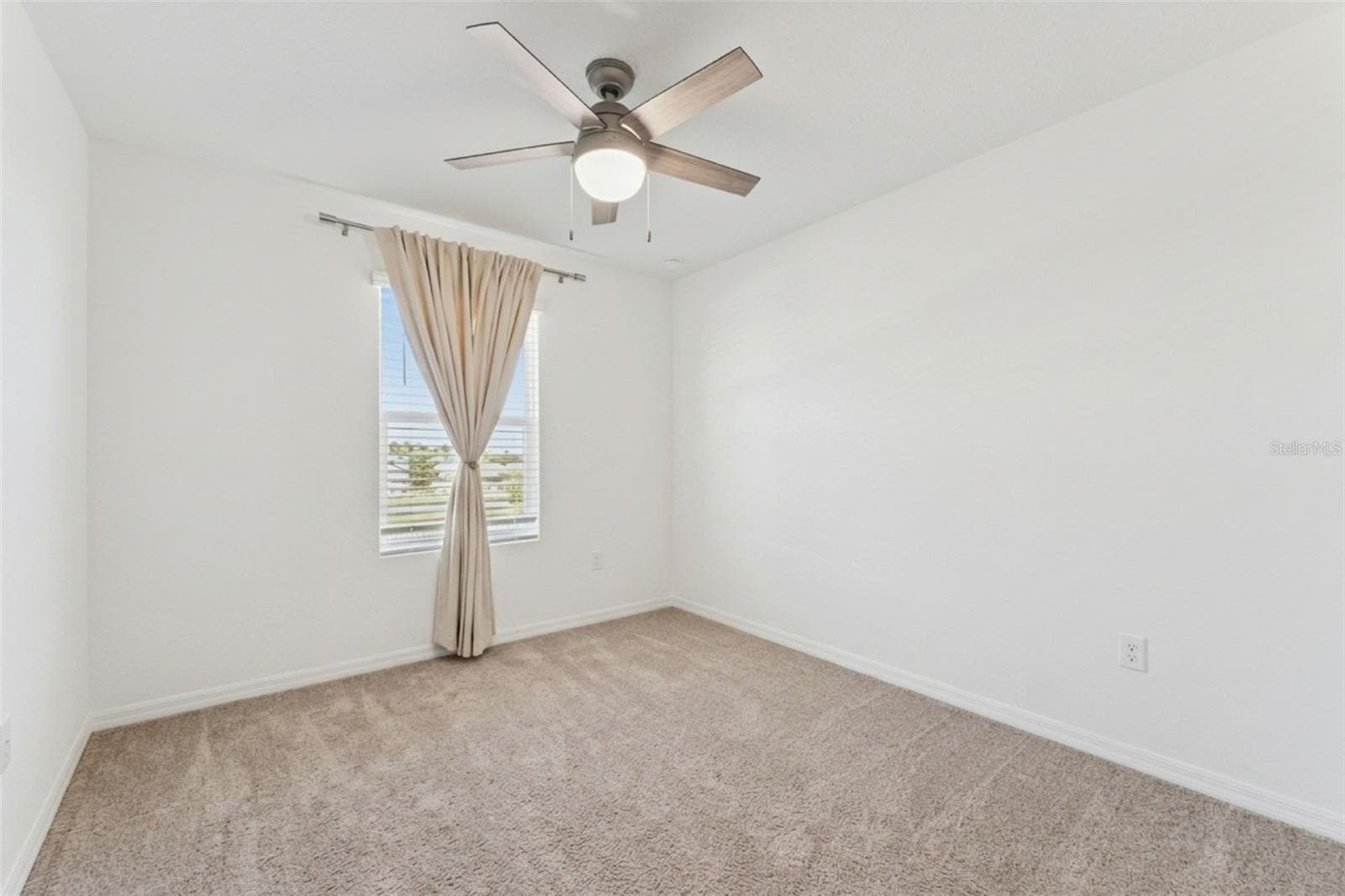Single Family Residence at 1111 CALICO POINTE CIR, GROVELAND, photo 22 of 53