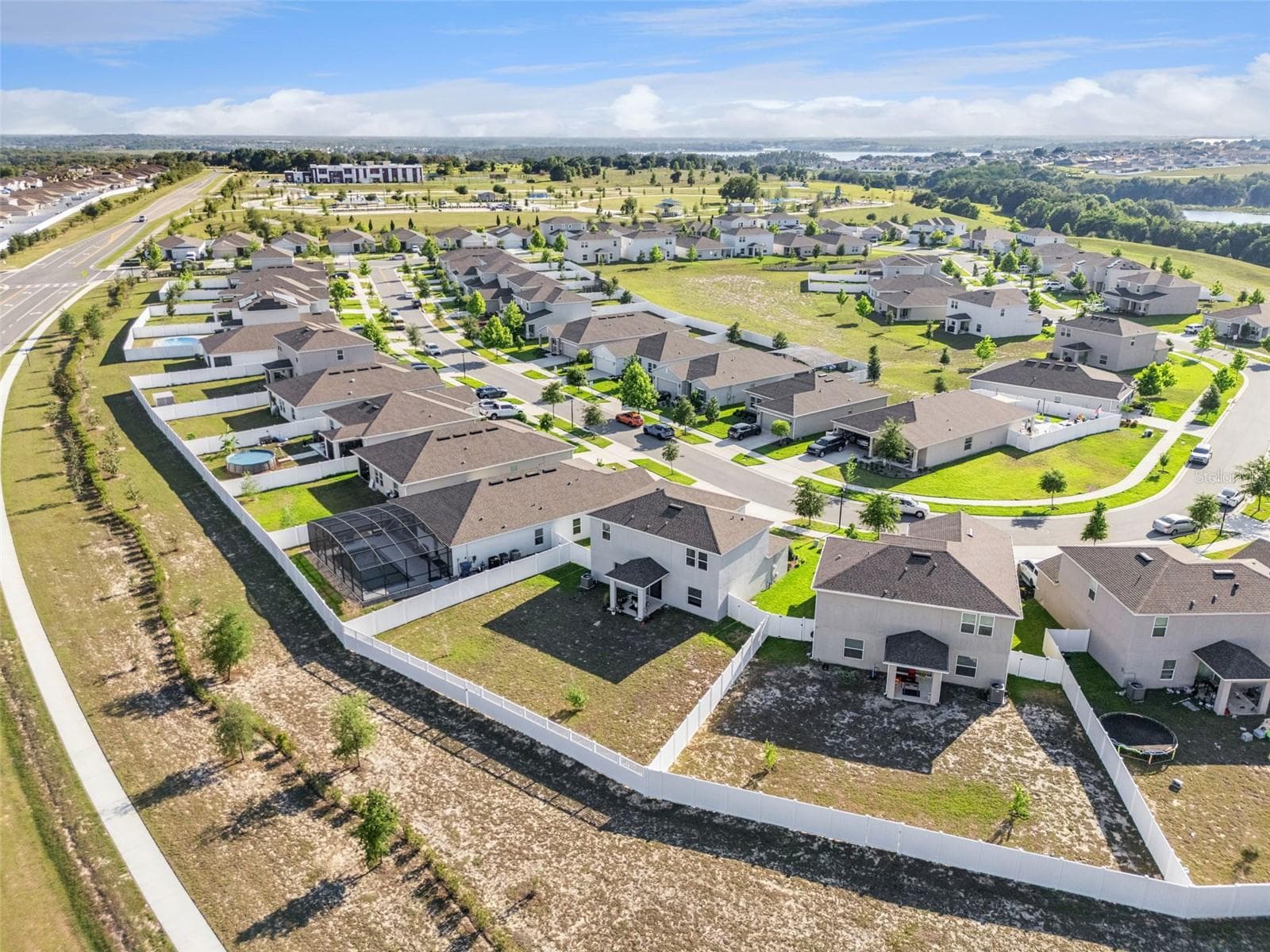 Single Family Residence at 1111 CALICO POINTE CIR, GROVELAND, photo 43 of 53