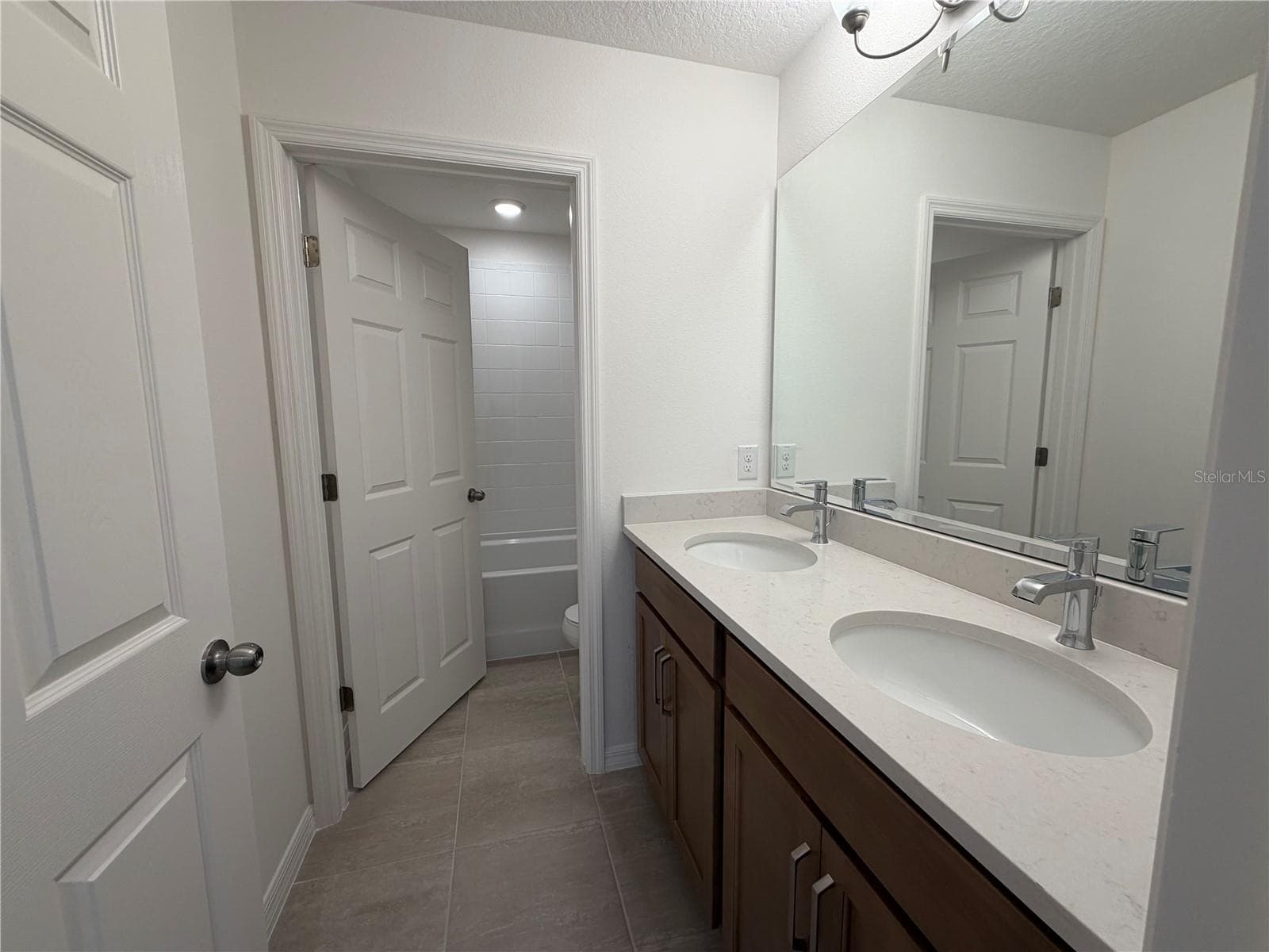 Single Family Residence at 756 FARFIELDS ST, DELAND, photo 8 of 13