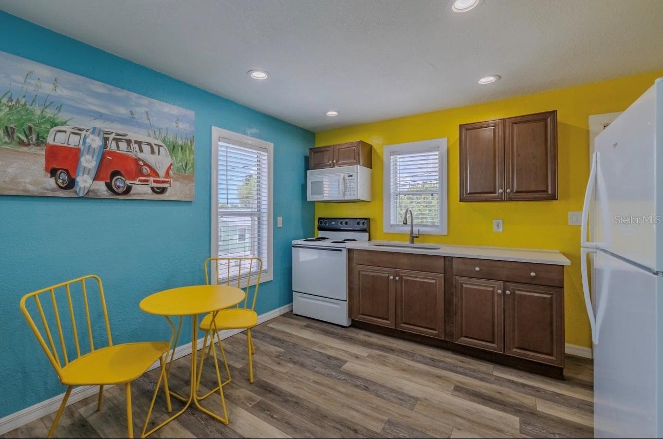 Full kitchen - 13343 GULF BLVD #14, MADEIRA BEACH