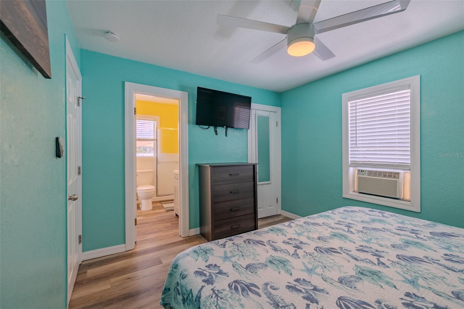 Condo - Hotel at 13343 GULF BLVD #14, MADEIRA BEACH, photo 20 of 34