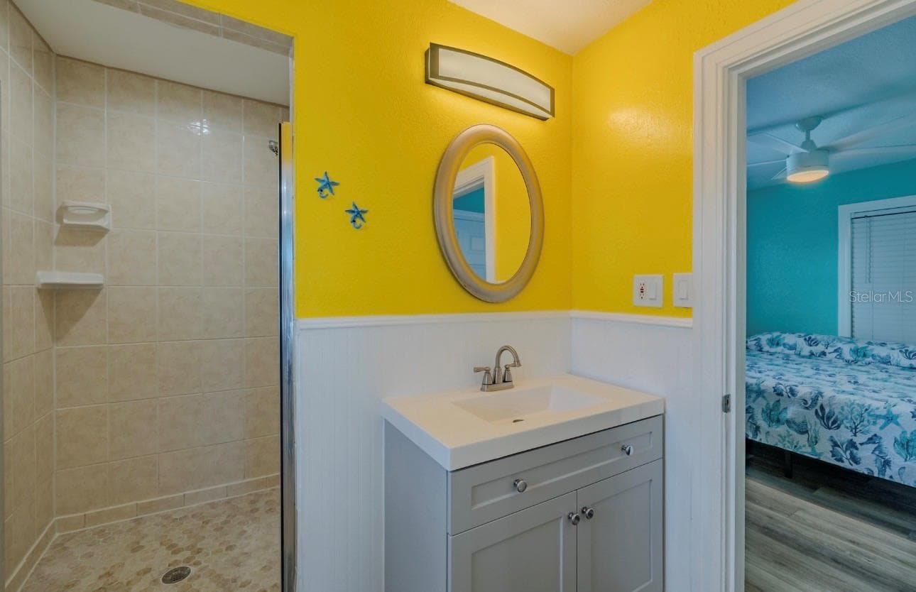 Condo - Hotel at 13343 GULF BLVD #14, MADEIRA BEACH, photo 17 of 34