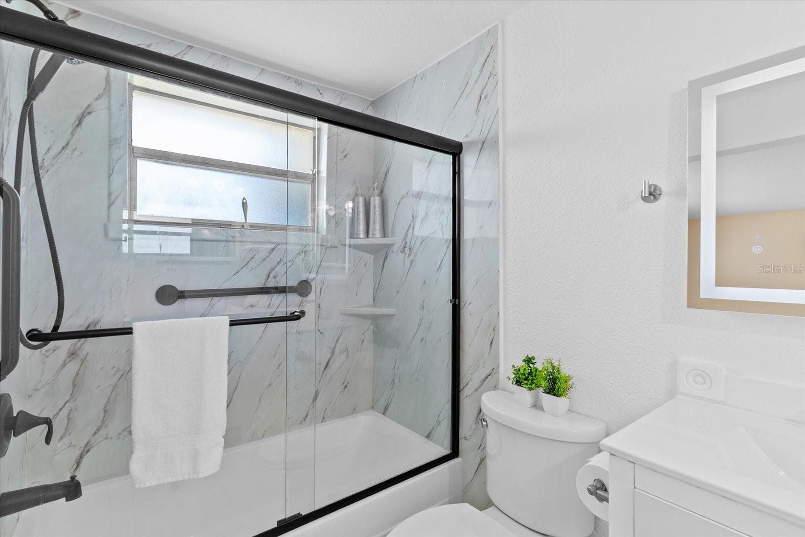 Primary ensuite - 2146 SOCIETY DR, HOLIDAY