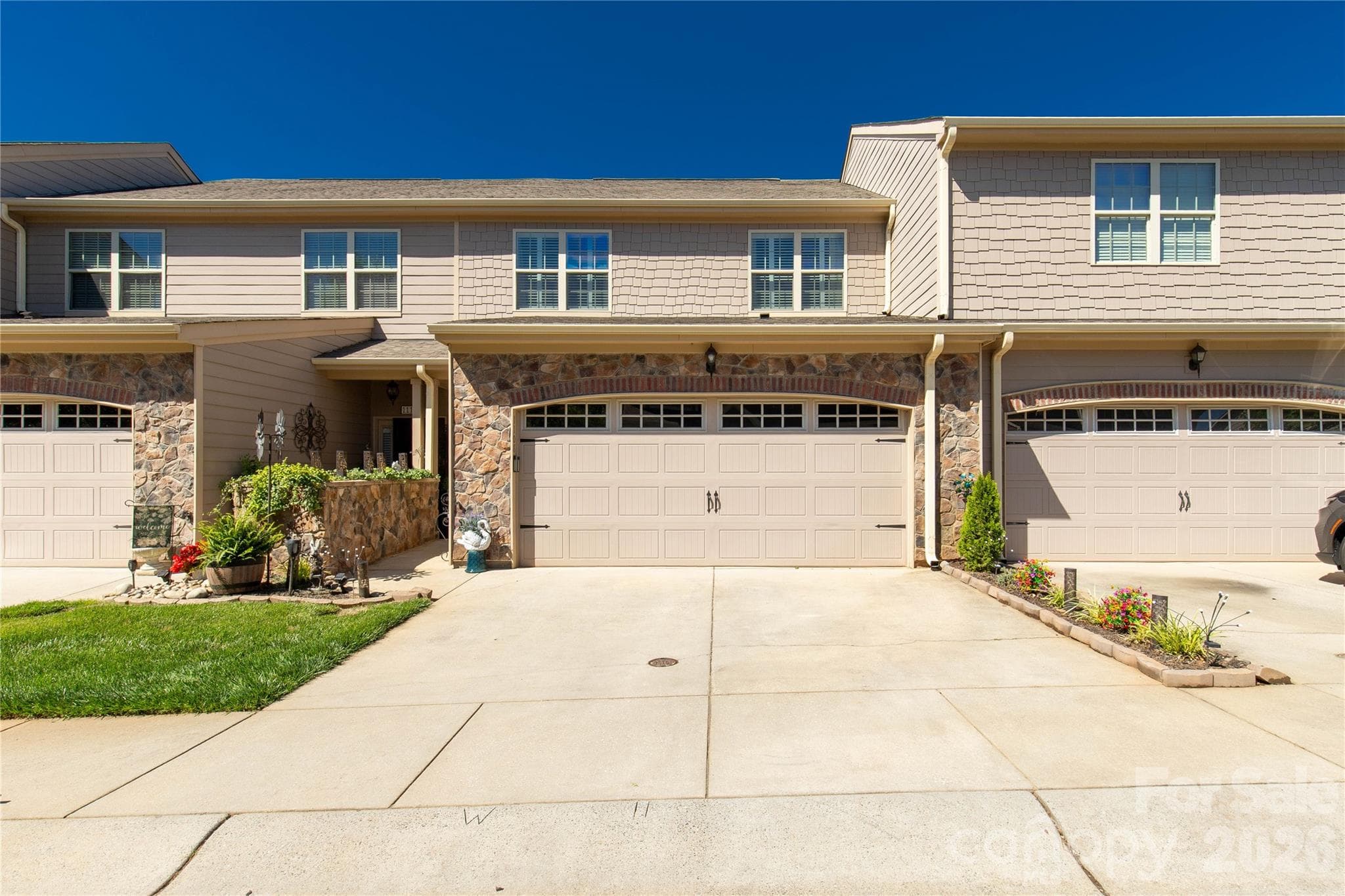 Townhouse at 1108 Stuarts Landing Drive, Cramerton, photo 2 of 63