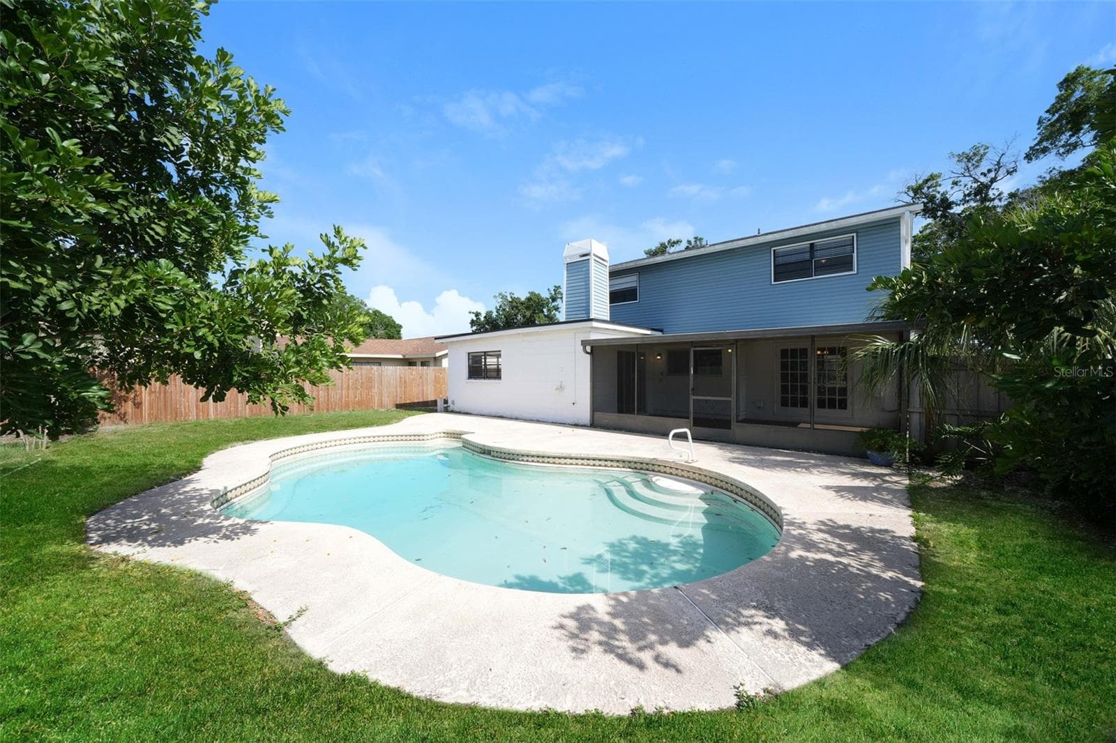 Single Family Residence at 8229 MALVERN CIR, TAMPA, photo 20 of 22