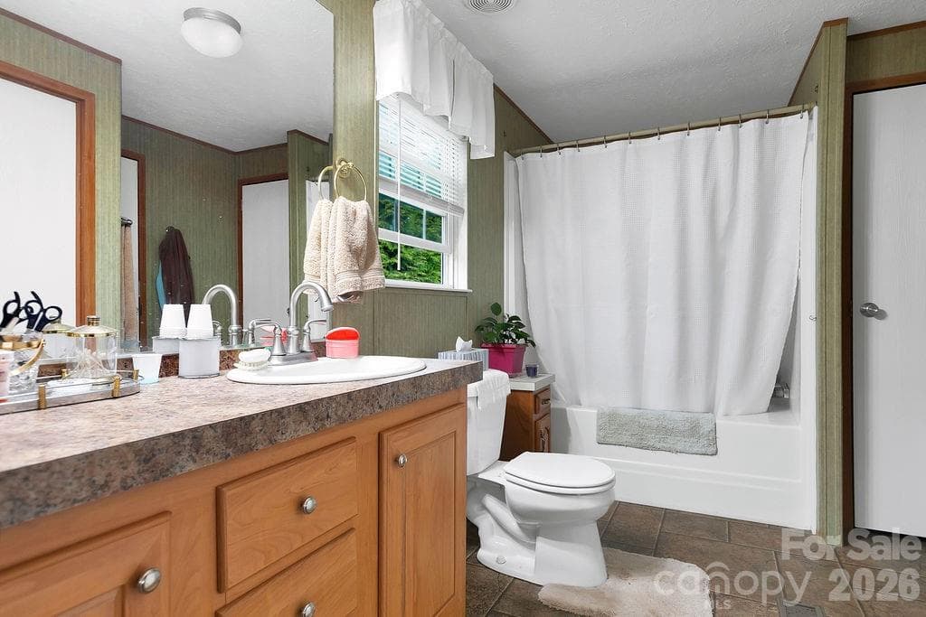 Full Bath - 111 Wild Hog Creek Road, Rosman