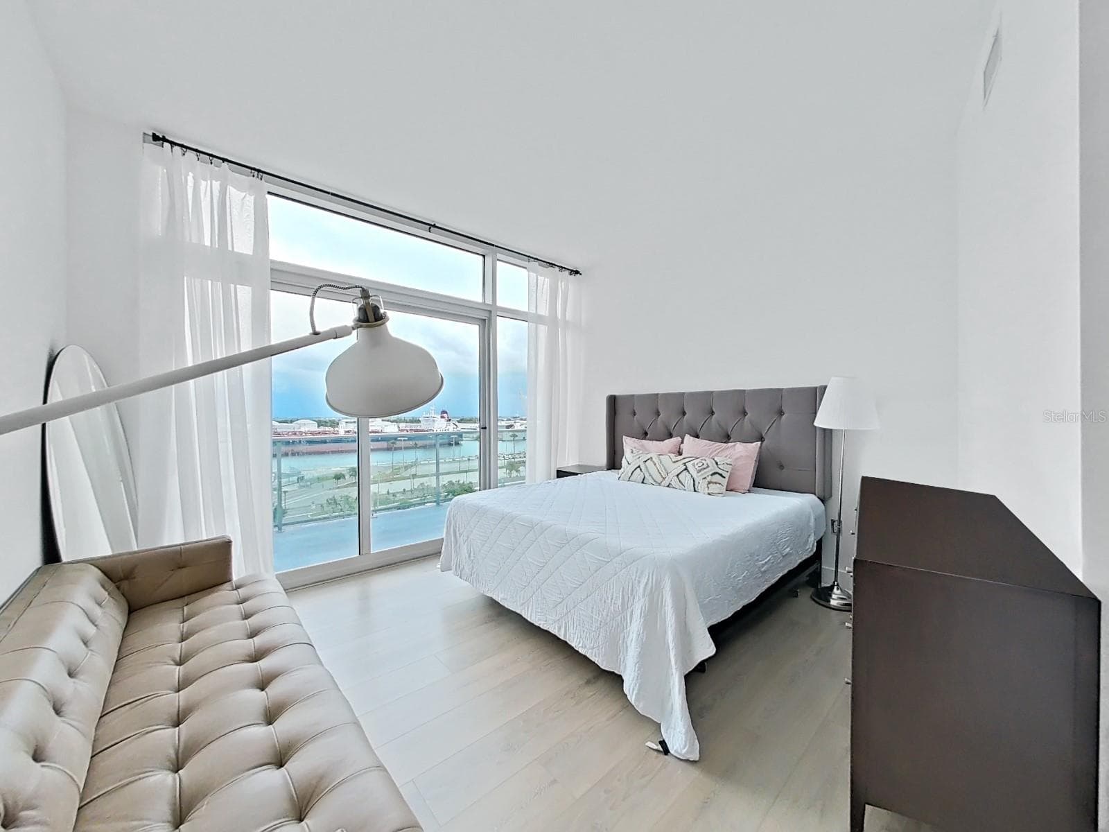 Condominium at 912 CHANNELSIDE DR #2805, TAMPA, photo 31 of 79