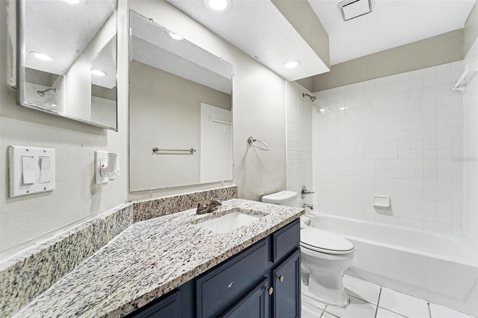 Single Family Residence at 7603 SAVANNAH LN, TAMPA, photo 18 of 20