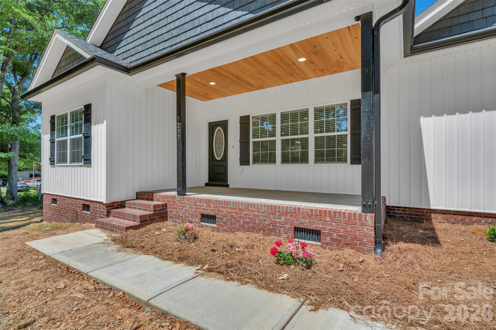 Single Family Residence at Lancaster, photo 4 of 29