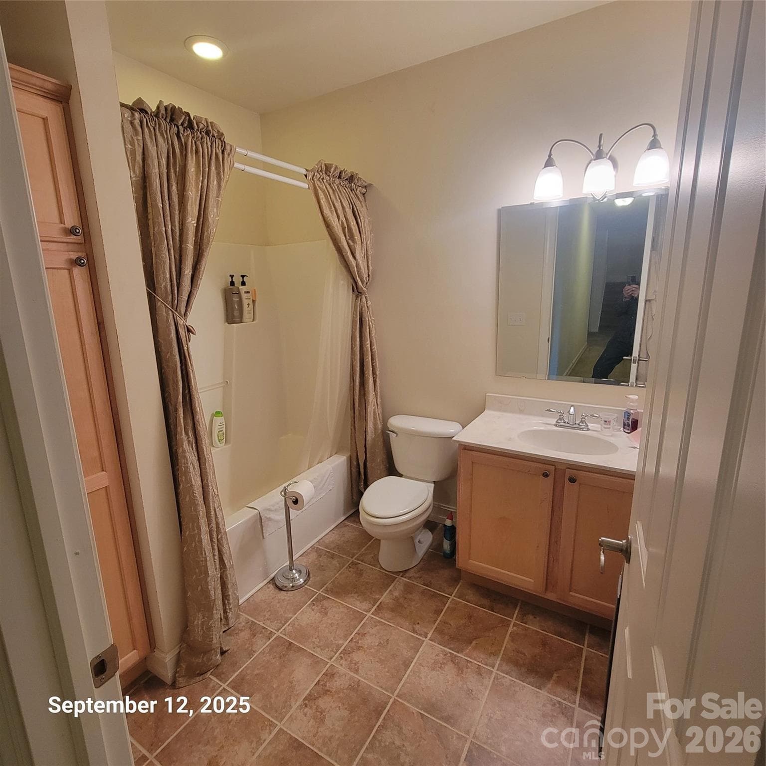 Single Family Residence at 31 Reeds Creek Road, Fairview, photo 25 of 36