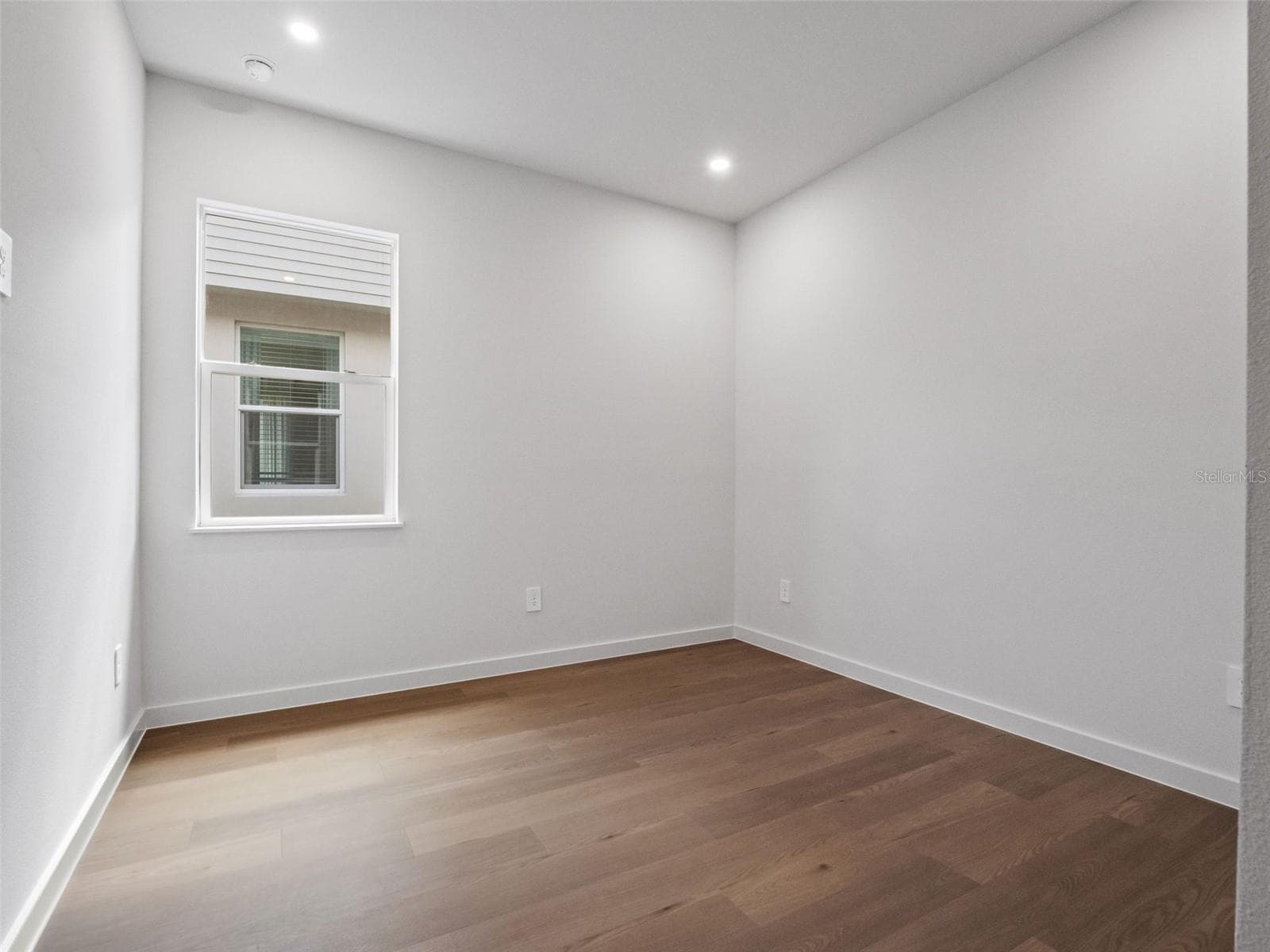 Secondary Bedroom - 454 SKYFIELD CT, LADY LAKE