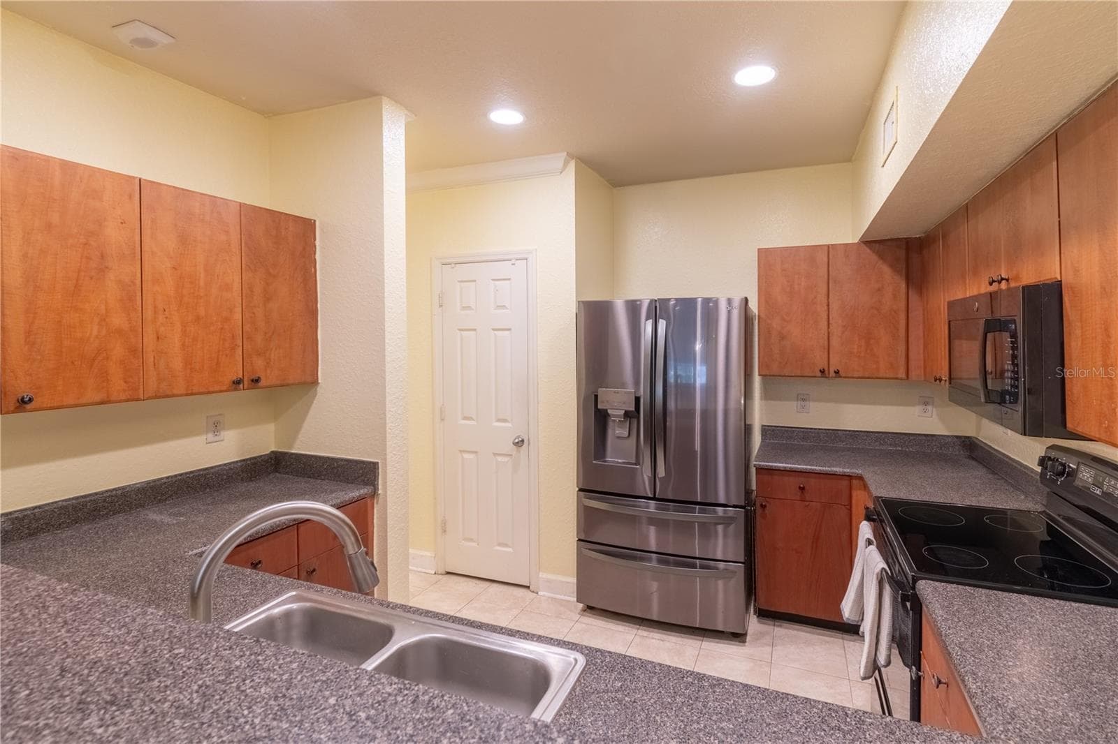 Kitchen - 202 E SOUTH ST #1044, ORLANDO