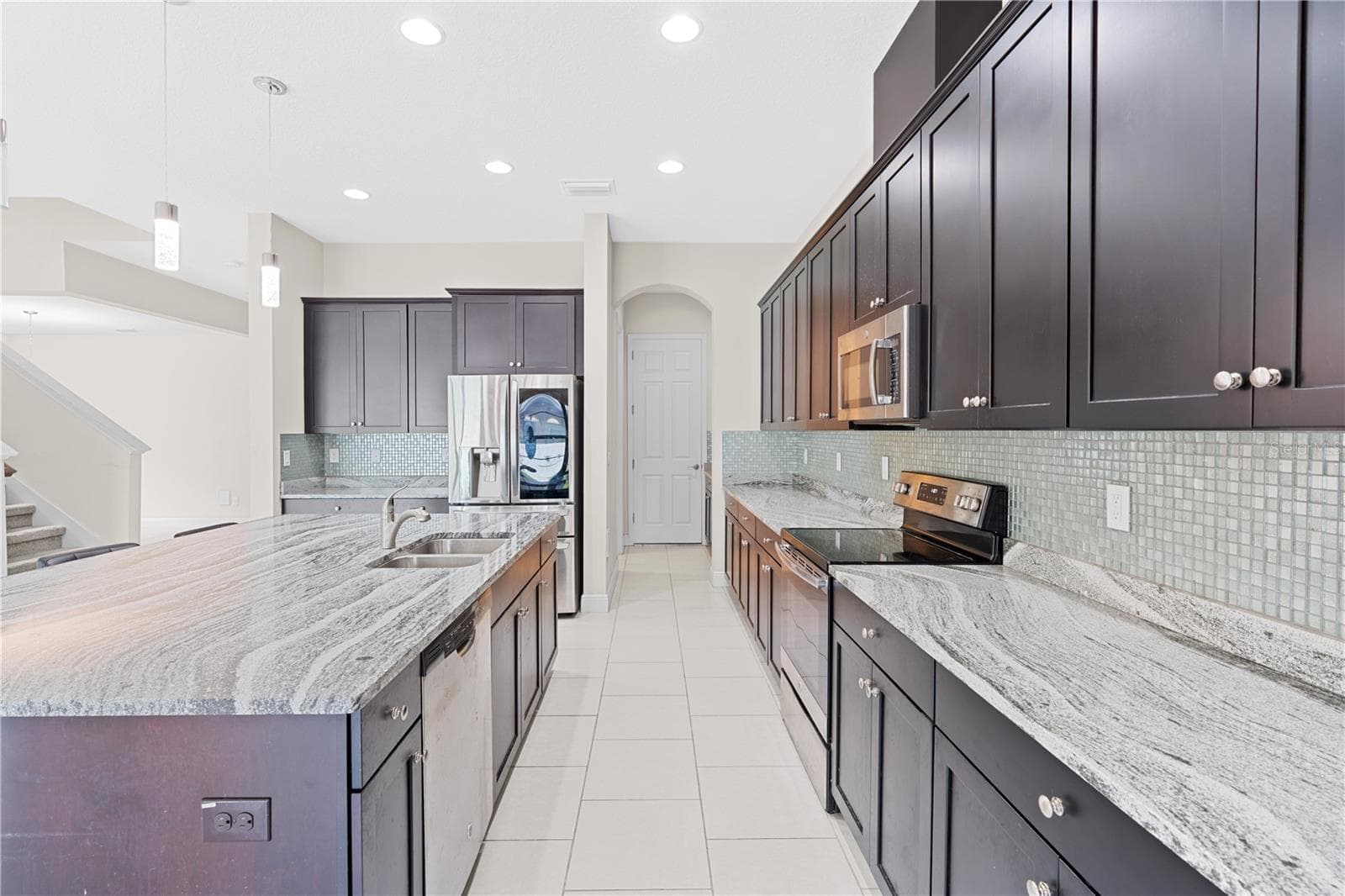 Single Family Residence at 13830 MOONSTONE CANYON DR, RIVERVIEW, photo 9 of 74