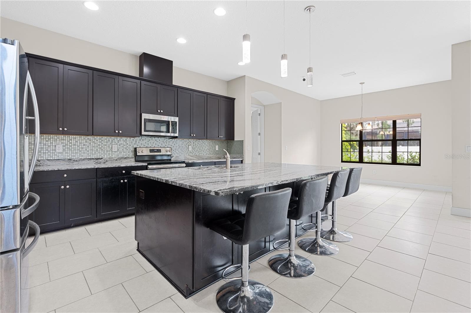 Single Family Residence at 13830 MOONSTONE CANYON DR, RIVERVIEW, photo 12 of 74