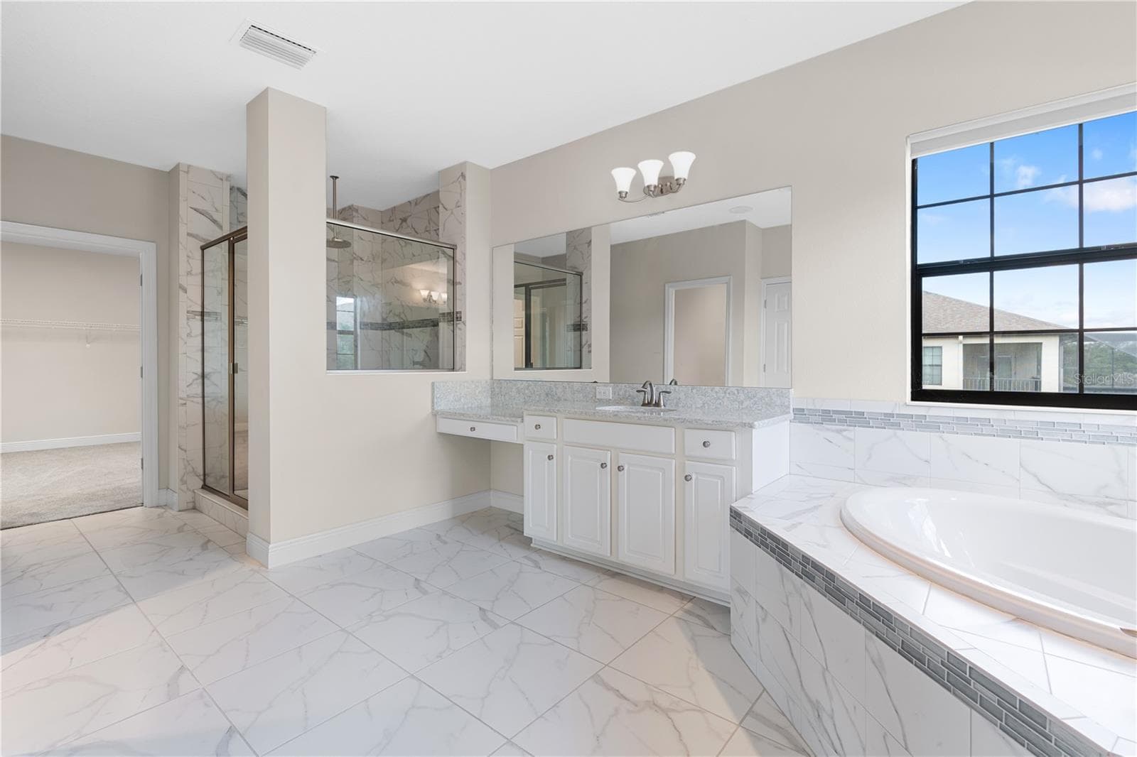 upstairs master bath 3 - 13830 MOONSTONE CANYON DR, RIVERVIEW