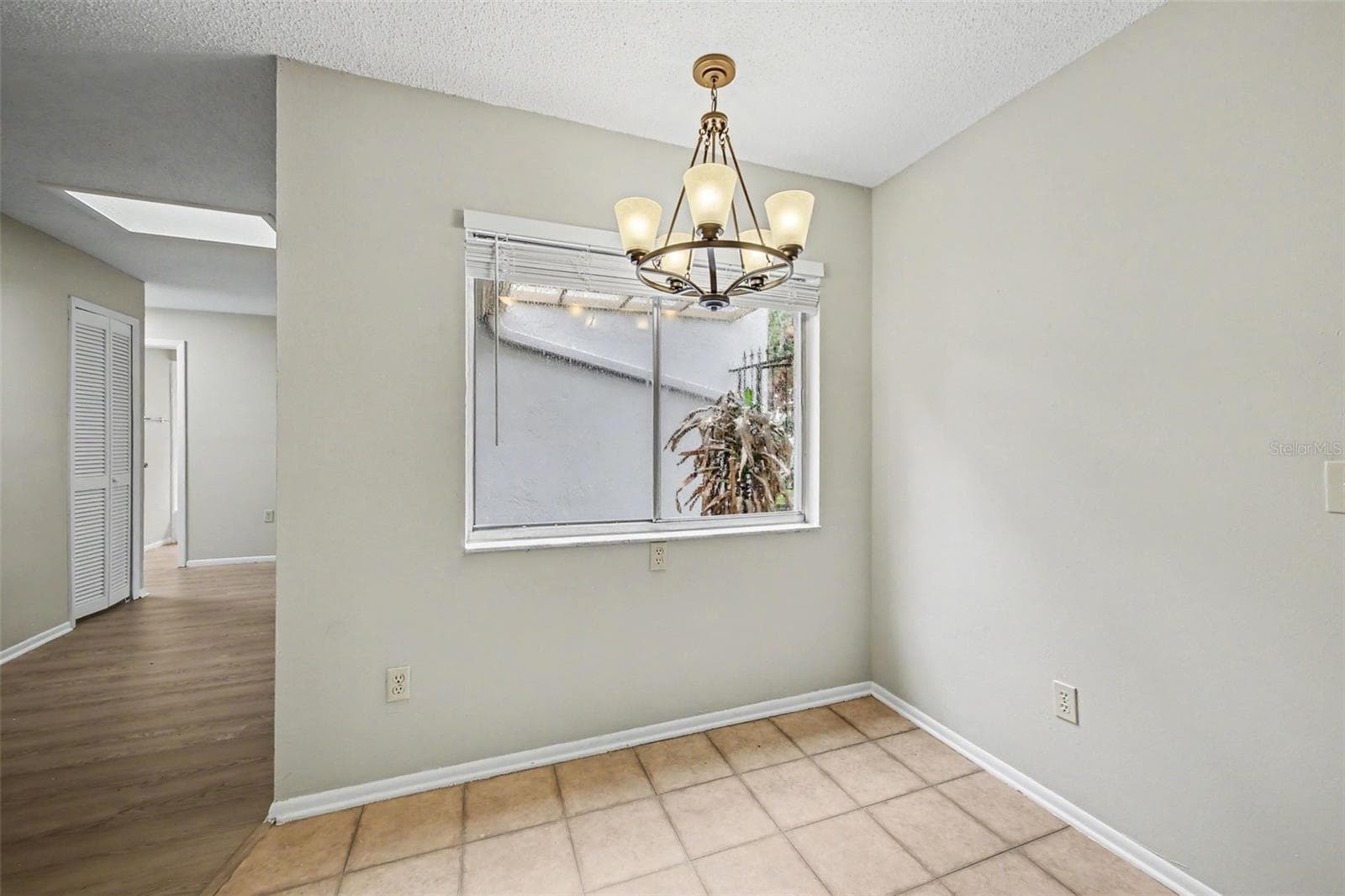 Single Family Residence at 871 BEACH BREEZE DR, ORLANDO, photo 5 of 15
