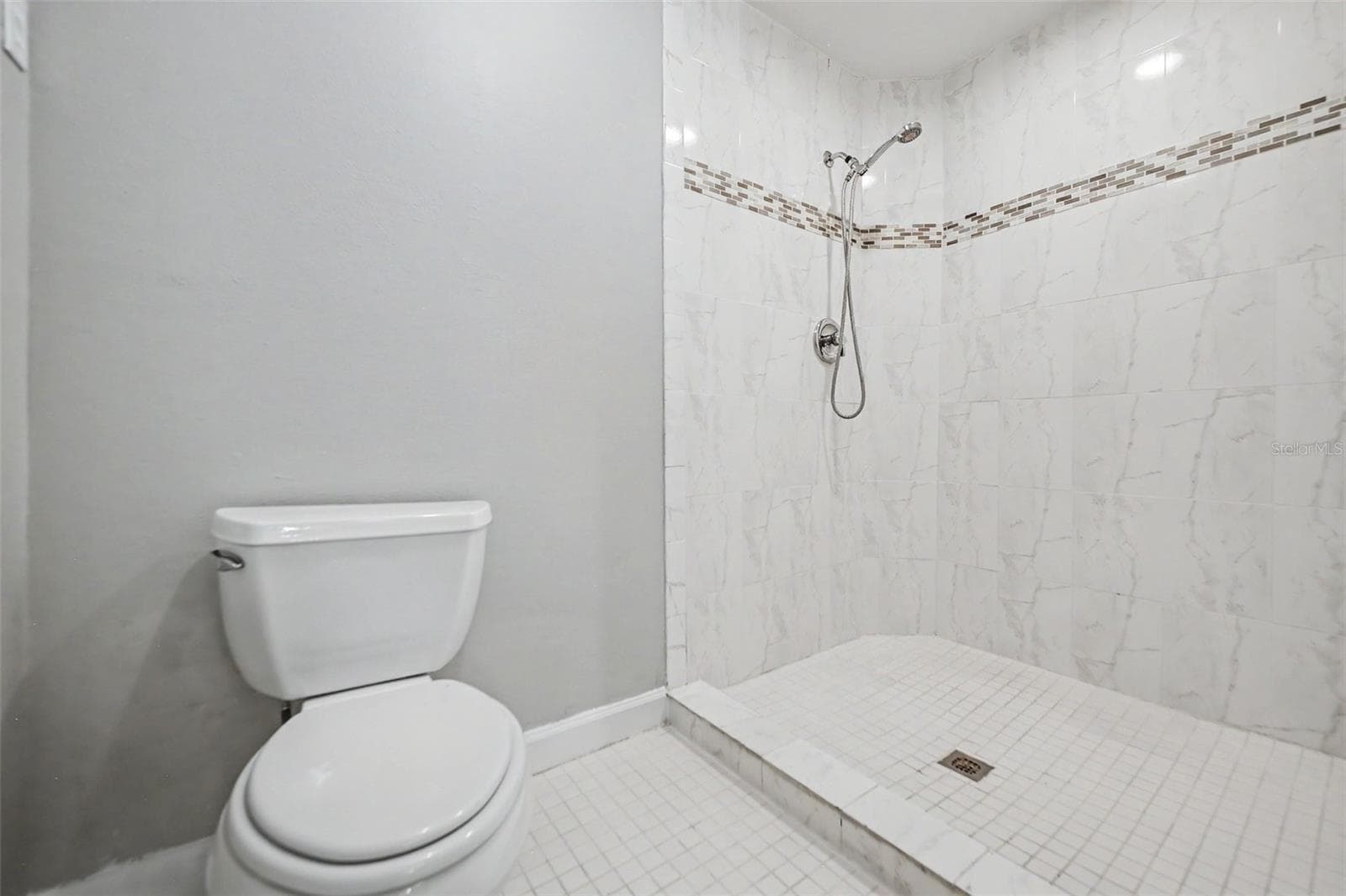 Single Family Residence at 871 BEACH BREEZE DR, ORLANDO, photo 9 of 15