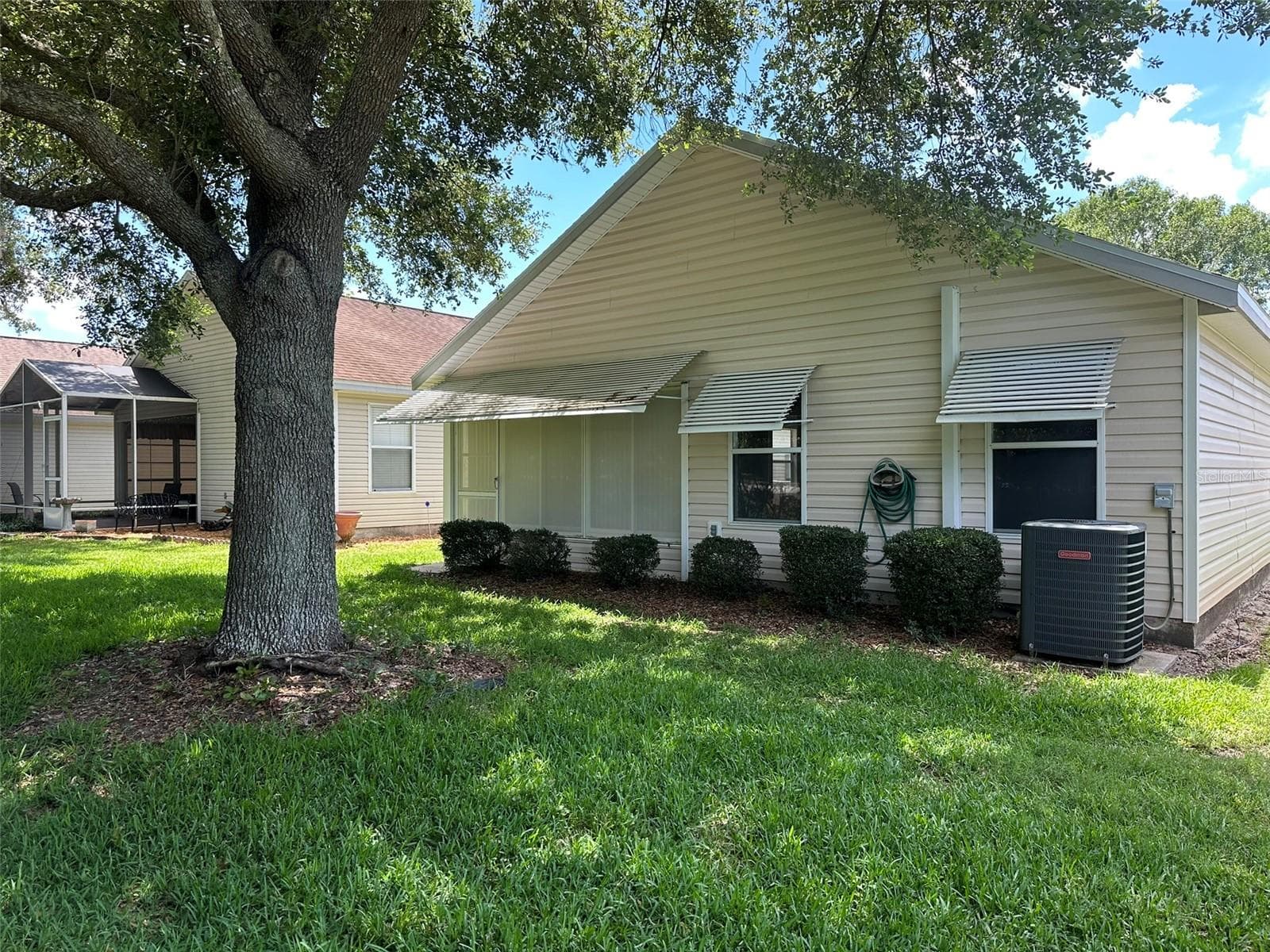 Single Family Residence at 25335 CRANES ROOST CIR, LEESBURG, photo 4 of 33