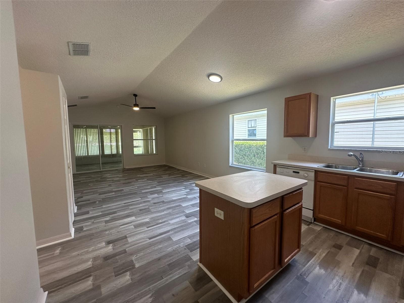Single Family Residence at 25335 CRANES ROOST CIR, LEESBURG, photo 19 of 33