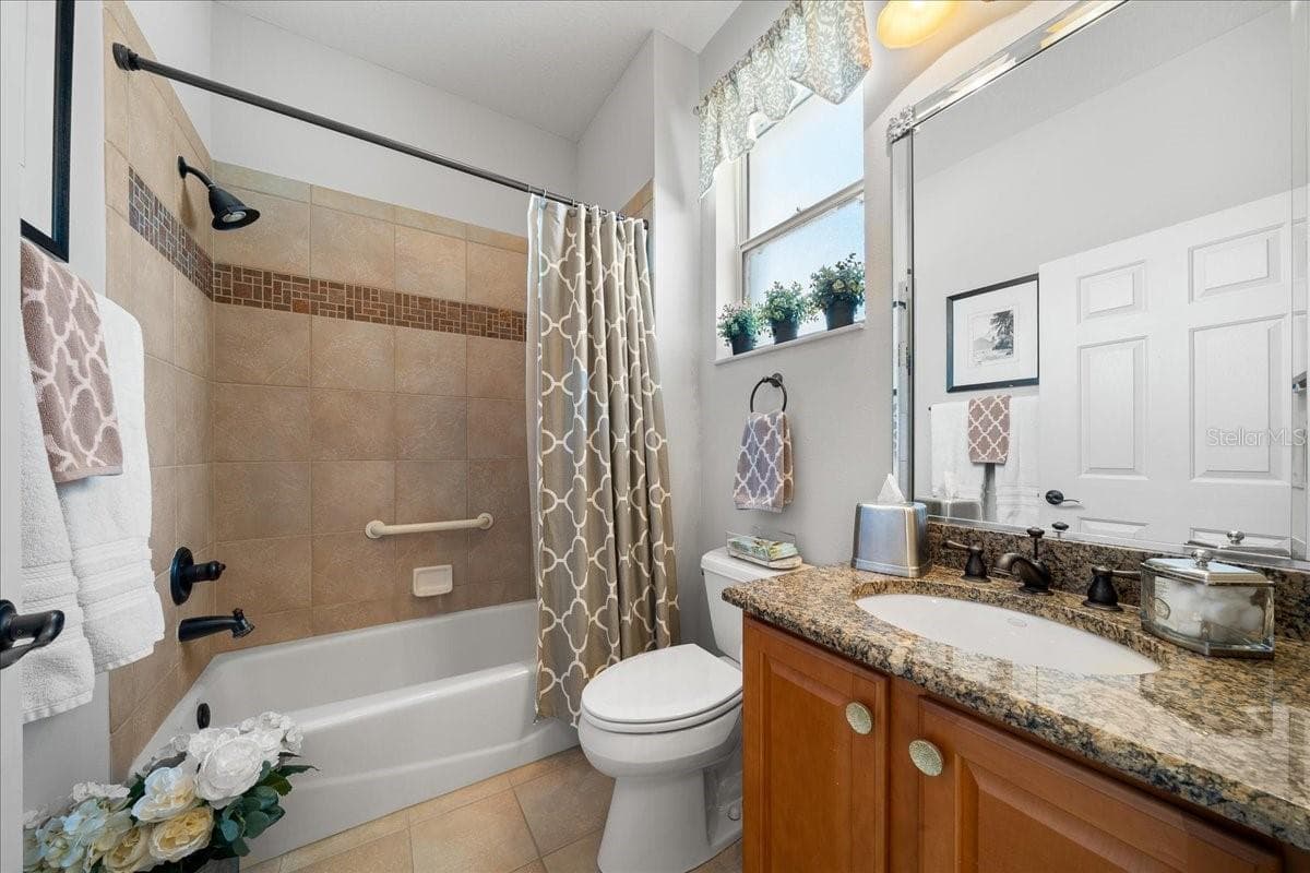 Shower-Tub Combo & Granite Countertop - 1606 SNELLING AVE, THE VILLAGES
