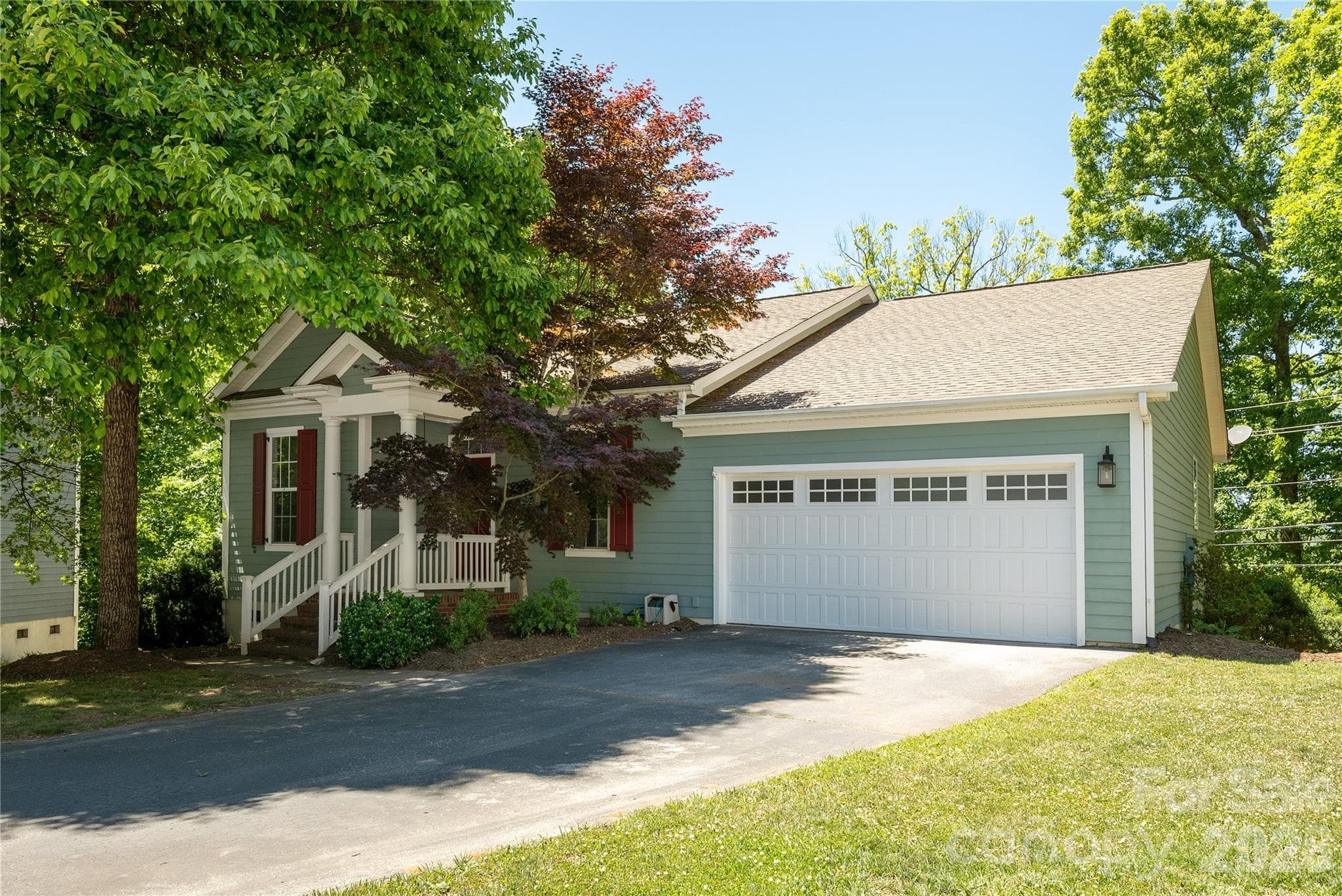 Private cul-de-sac location - 5 Hoolet Court, Biltmore Lake