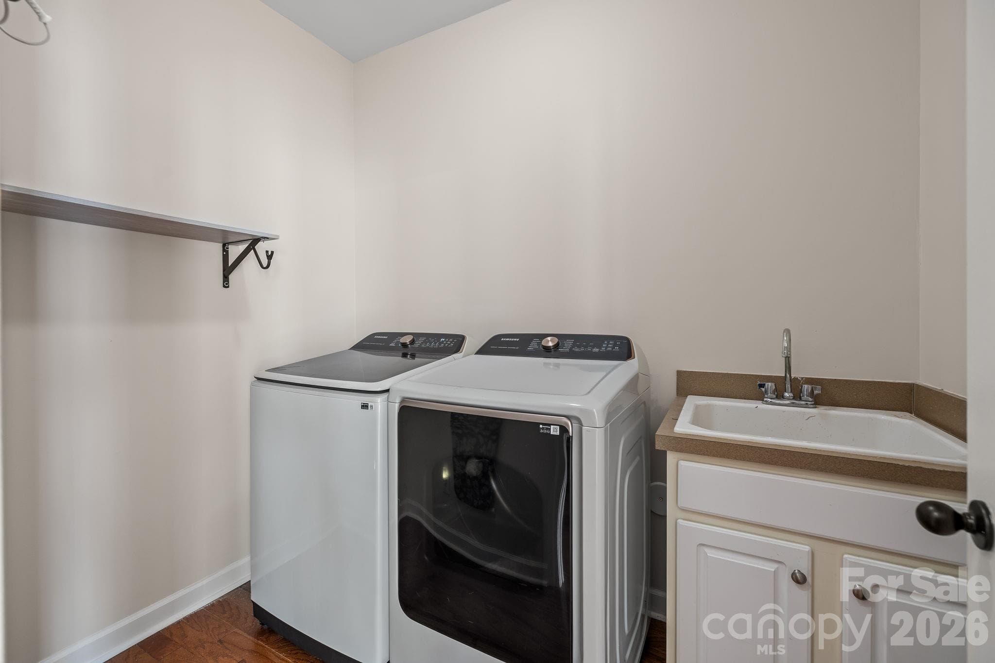 Laundry - Clover