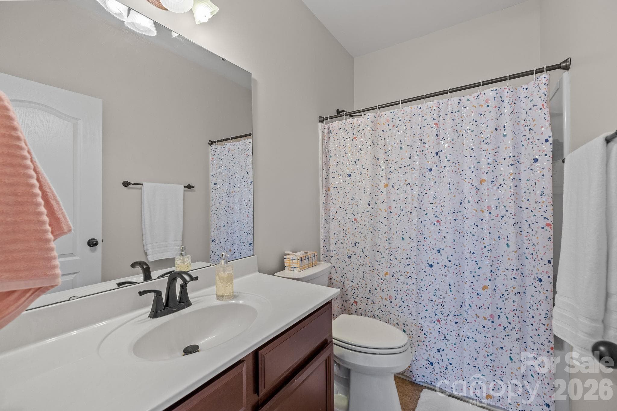 Upstairs bath - Clover