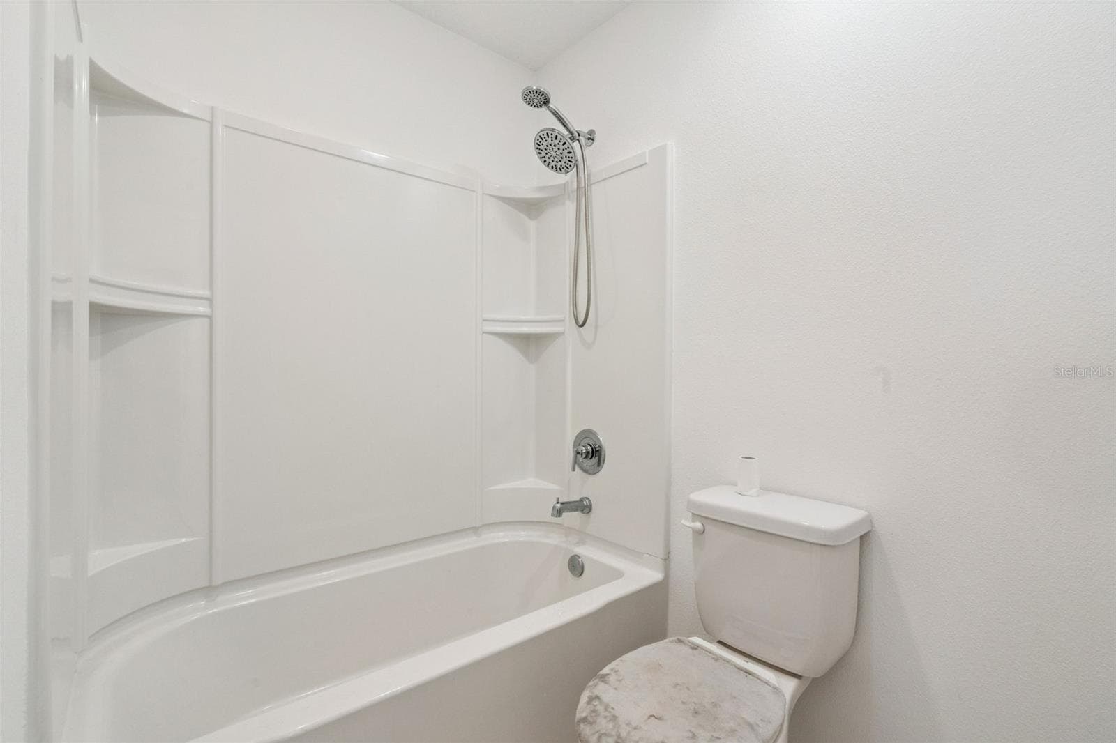 Primary Bathroom - 584 PINK IBIS BND, ST CLOUD