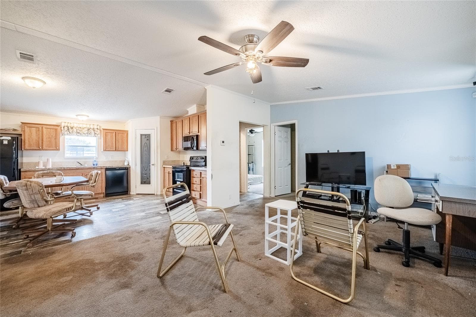 Manufactured Home at 2308 KAY ST, LAKE ALFRED, photo 4 of 27