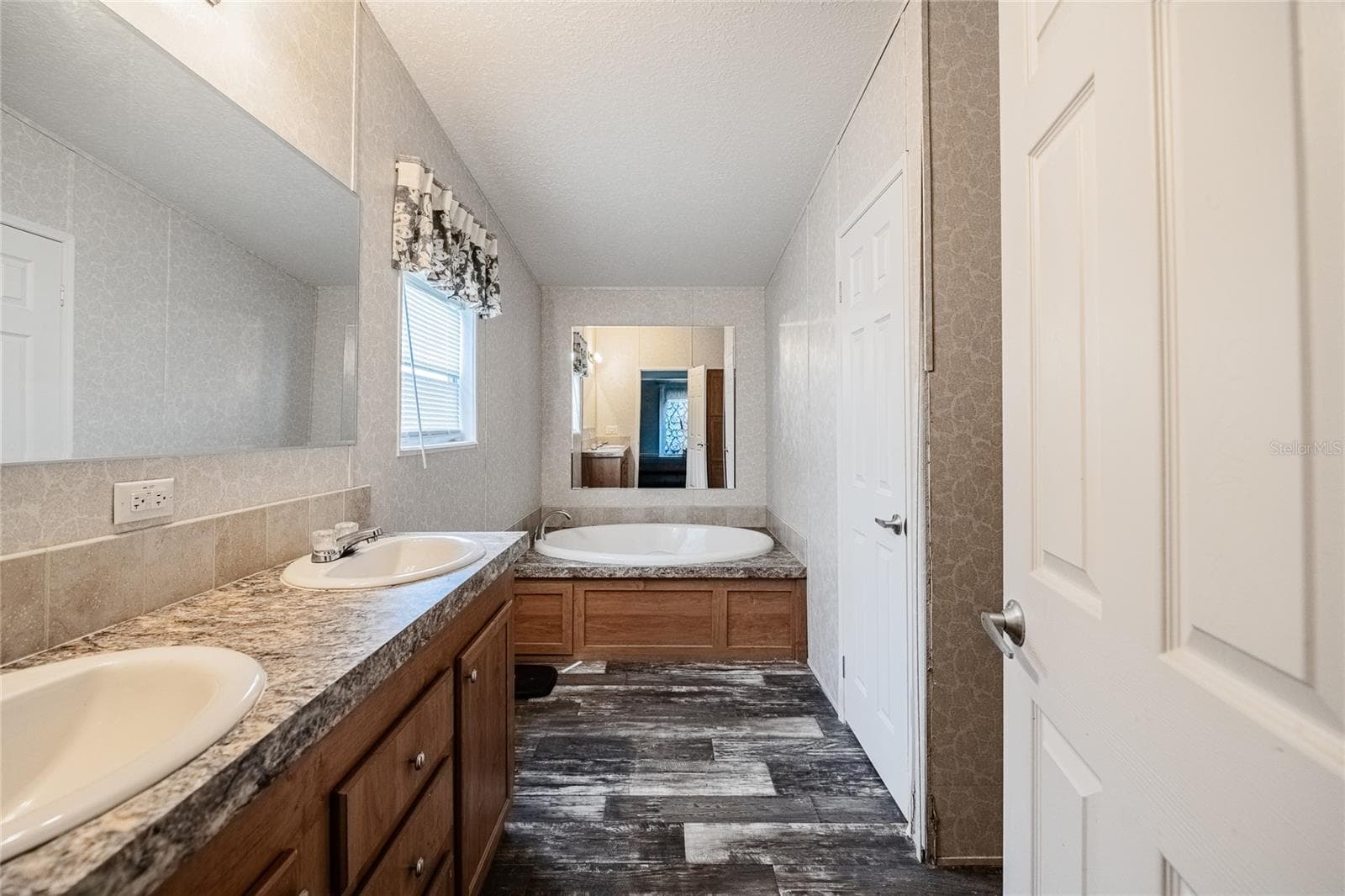 Manufactured Home at 2308 KAY ST, LAKE ALFRED, photo 18 of 27