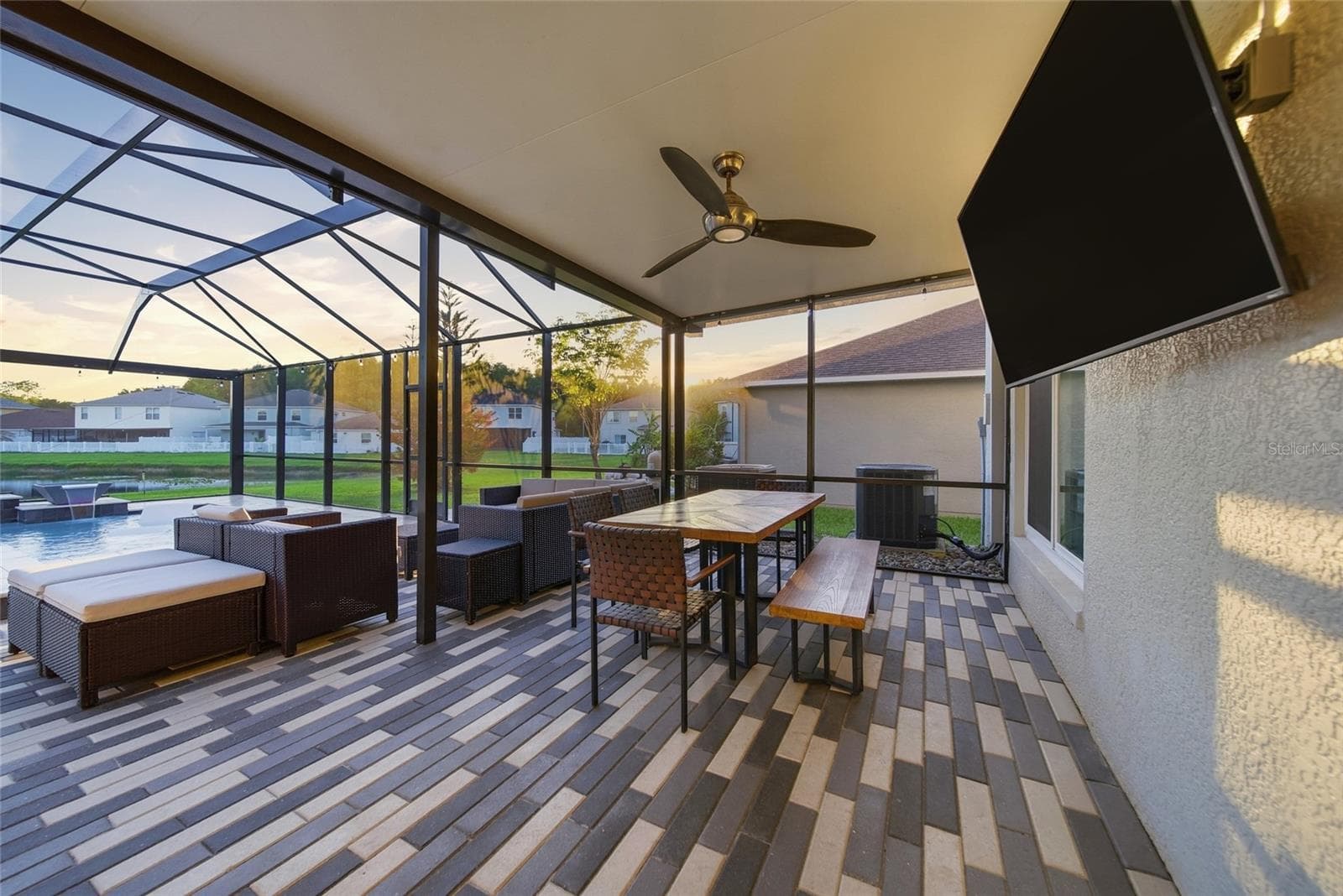 Single Family Residence at 18133 BAHAMA BAY DR, TAMPA, photo 22 of 52