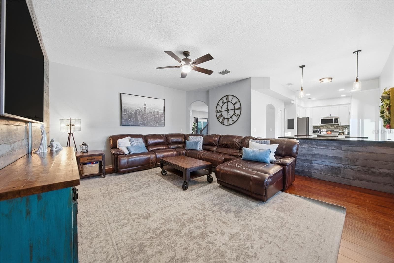 Single Family Residence at 18133 BAHAMA BAY DR, TAMPA, photo 25 of 52