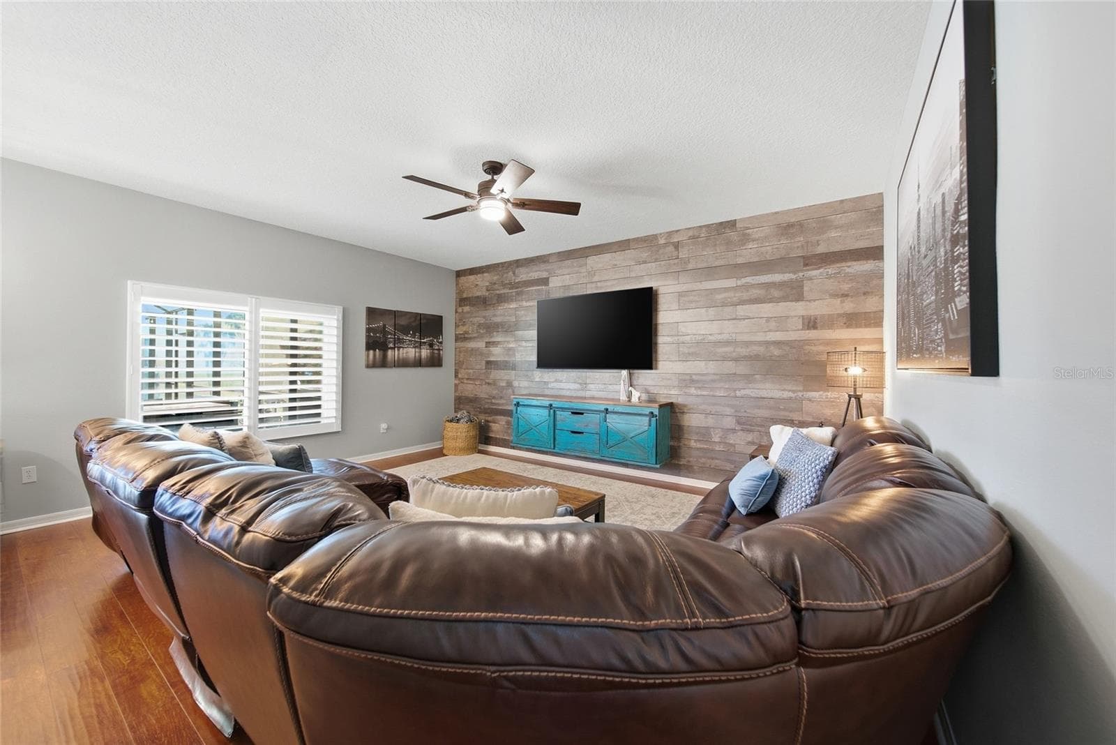 Single Family Residence at 18133 BAHAMA BAY DR, TAMPA, photo 26 of 52