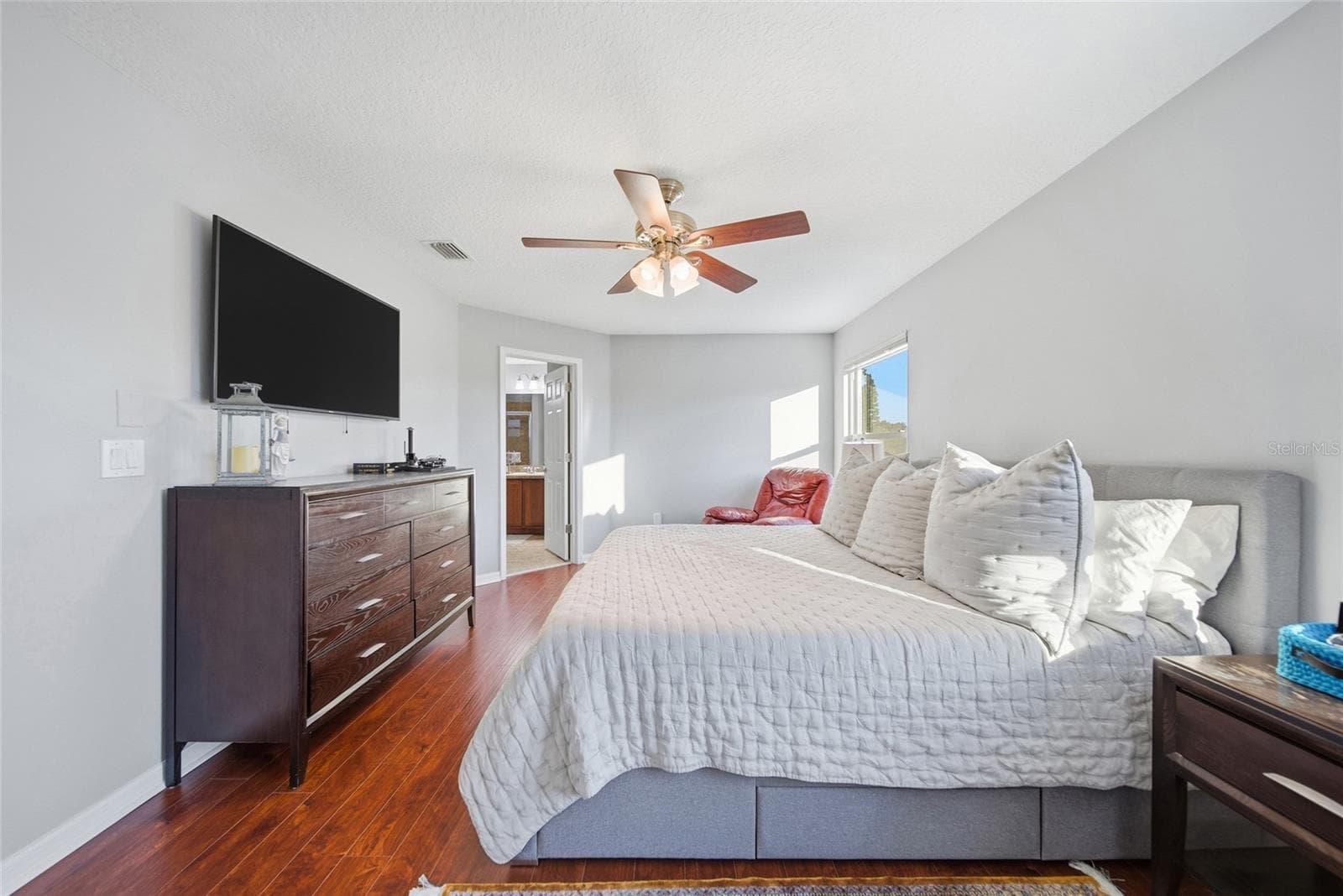 Single Family Residence at 18133 BAHAMA BAY DR, TAMPA, photo 36 of 52